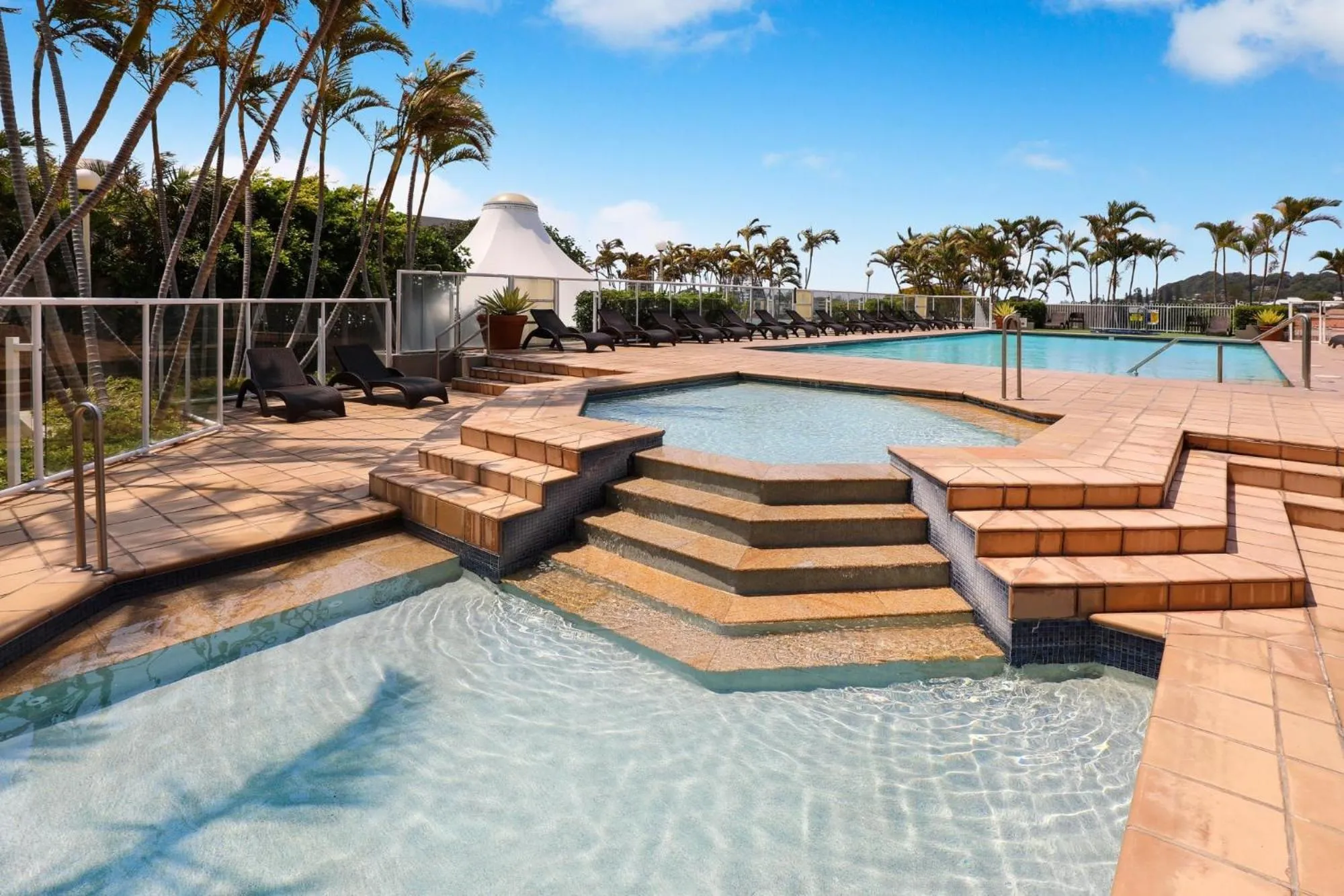 Swimming pool in ULTIQA Points North