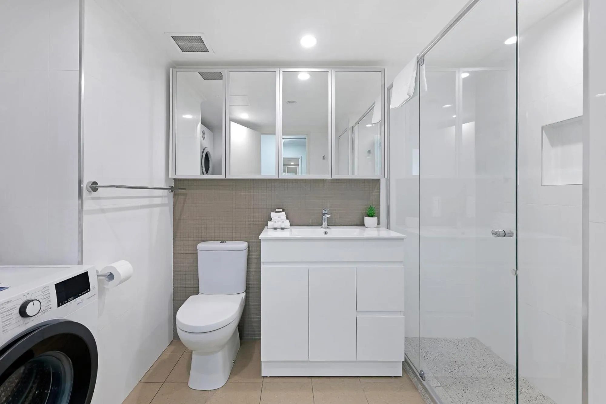 Bathroom in ULTIQA Points North