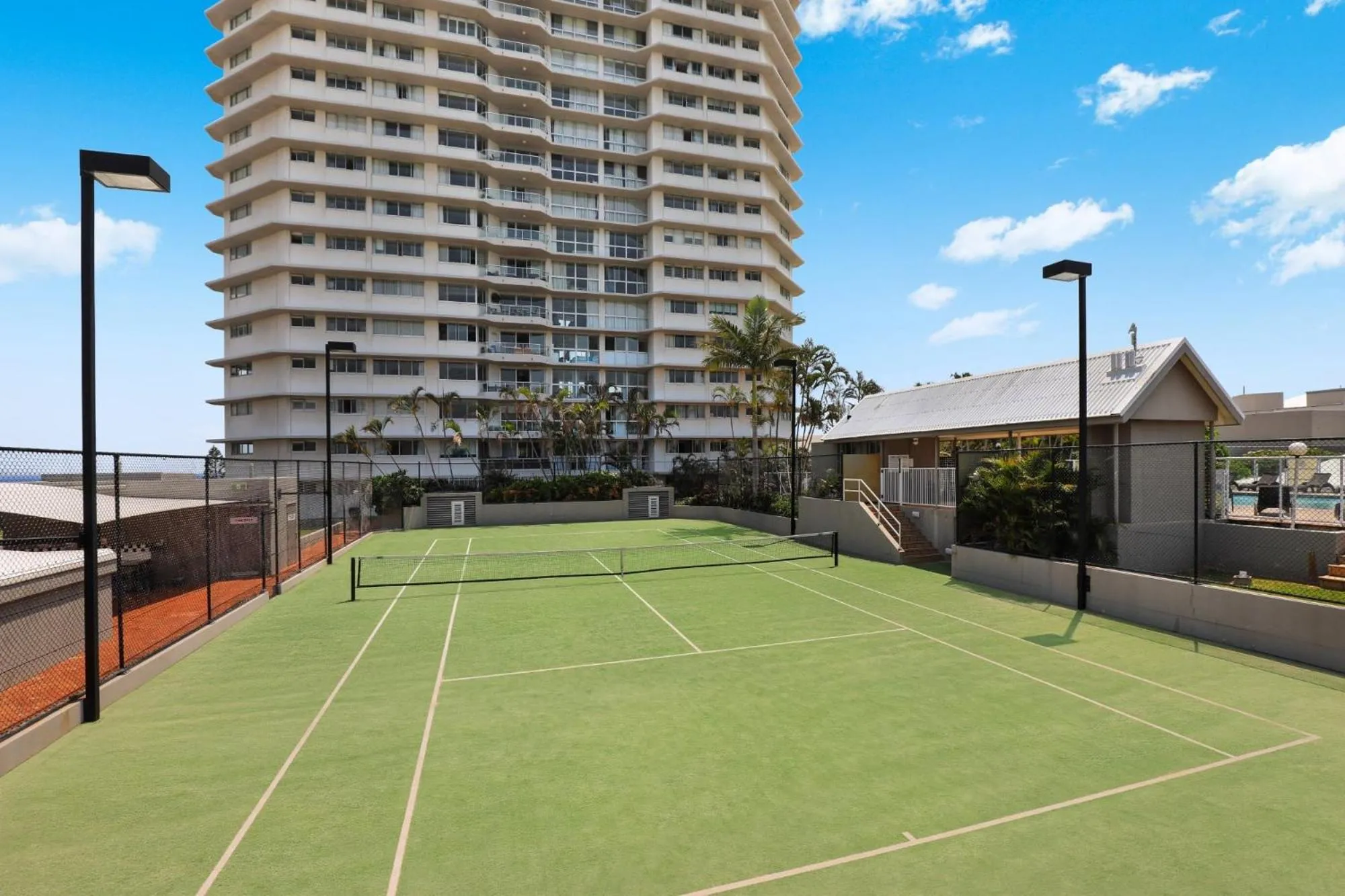 Tennis court in ULTIQA Points North