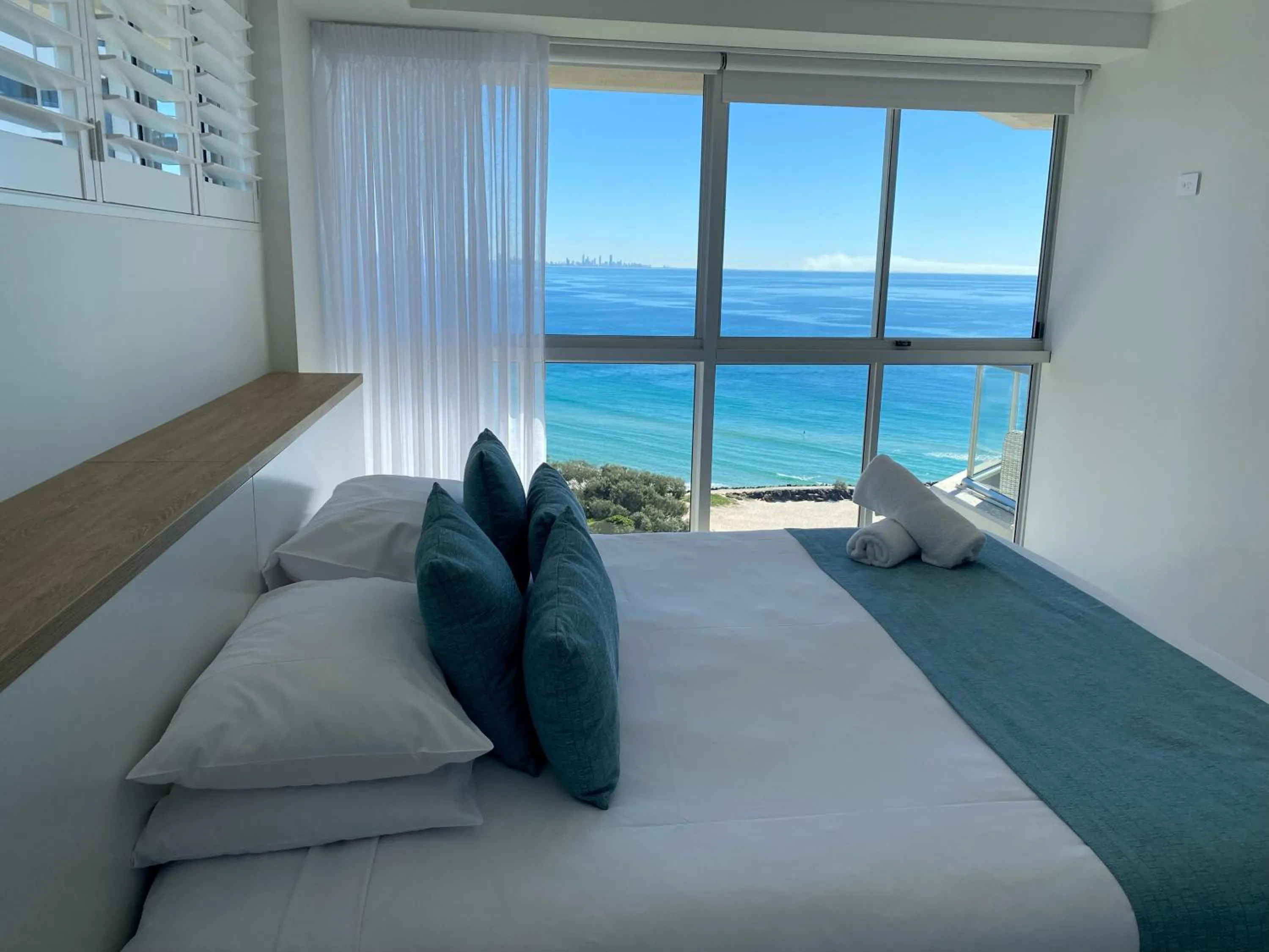 Bedroom, Bed in ULTIQA Points North