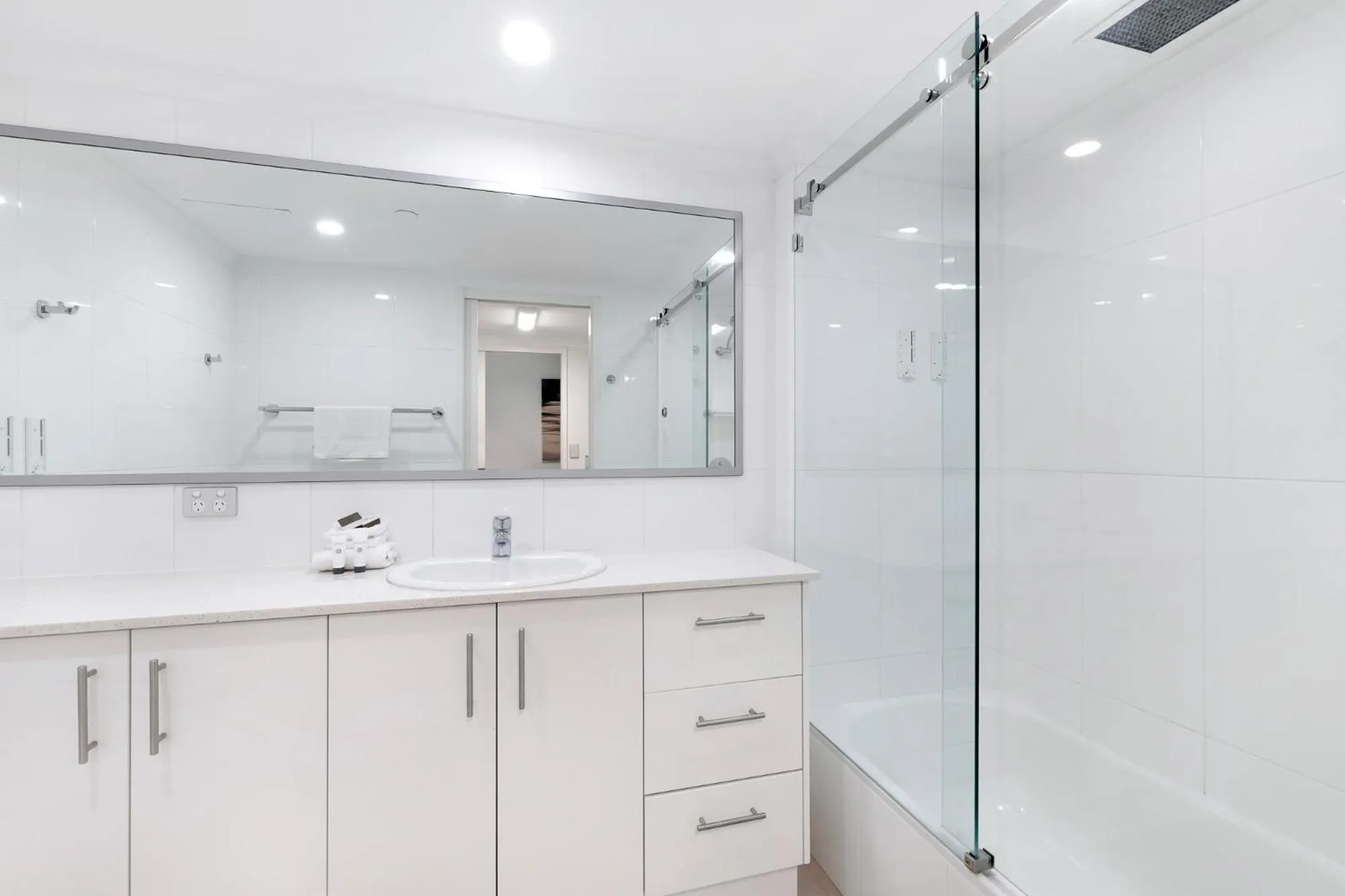 Bathroom in ULTIQA Points North