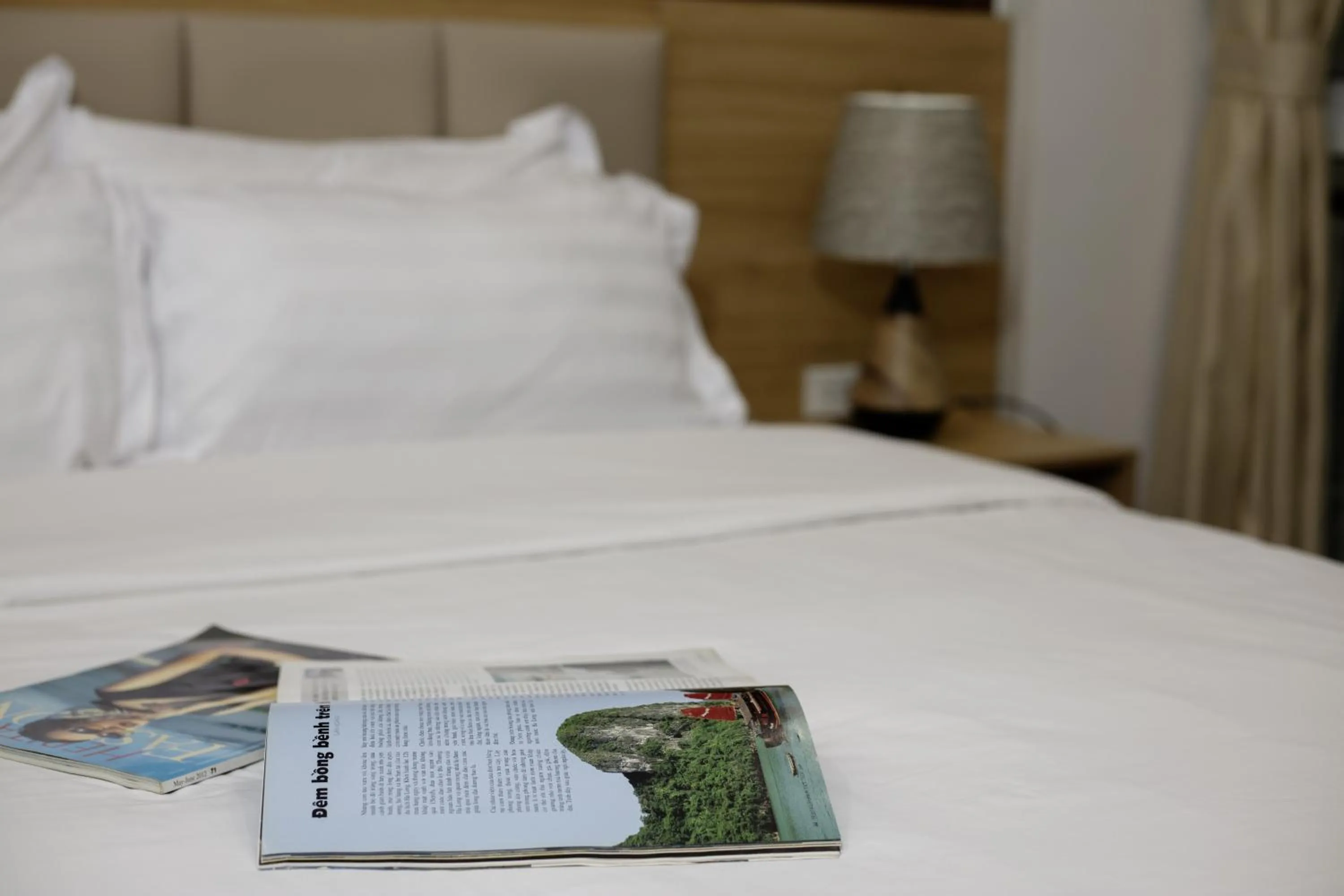 room service, Bed in Millennium Hanoi Hotel