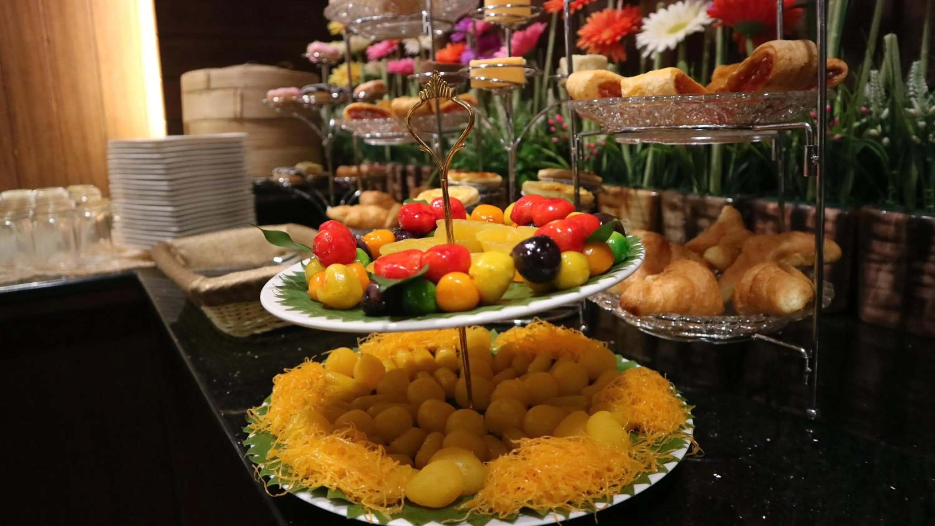 Food and drinks in Aiyaree Place Hotel SHA PLUS