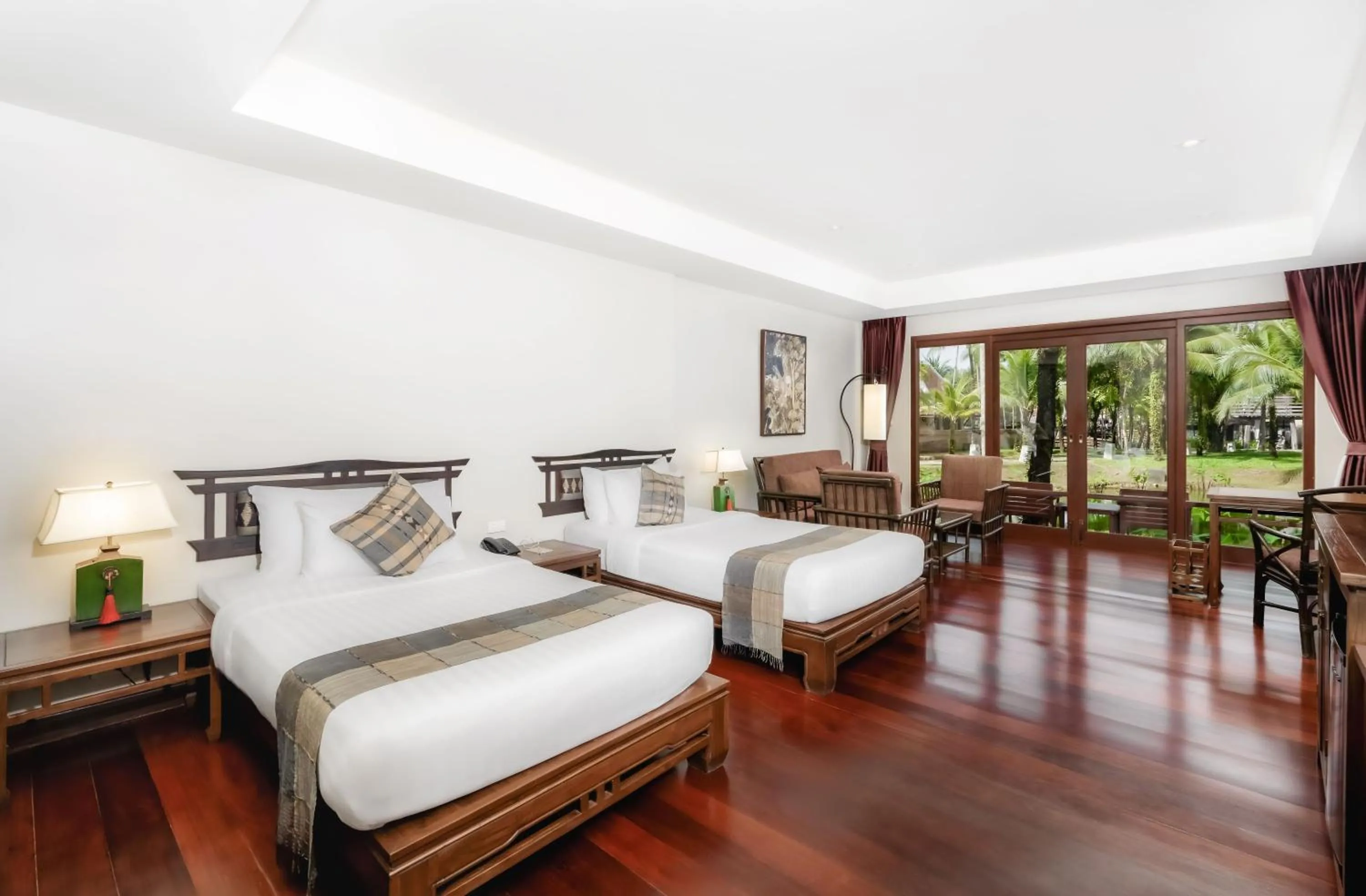 Guests, Bed in Khaolak Laguna Resort