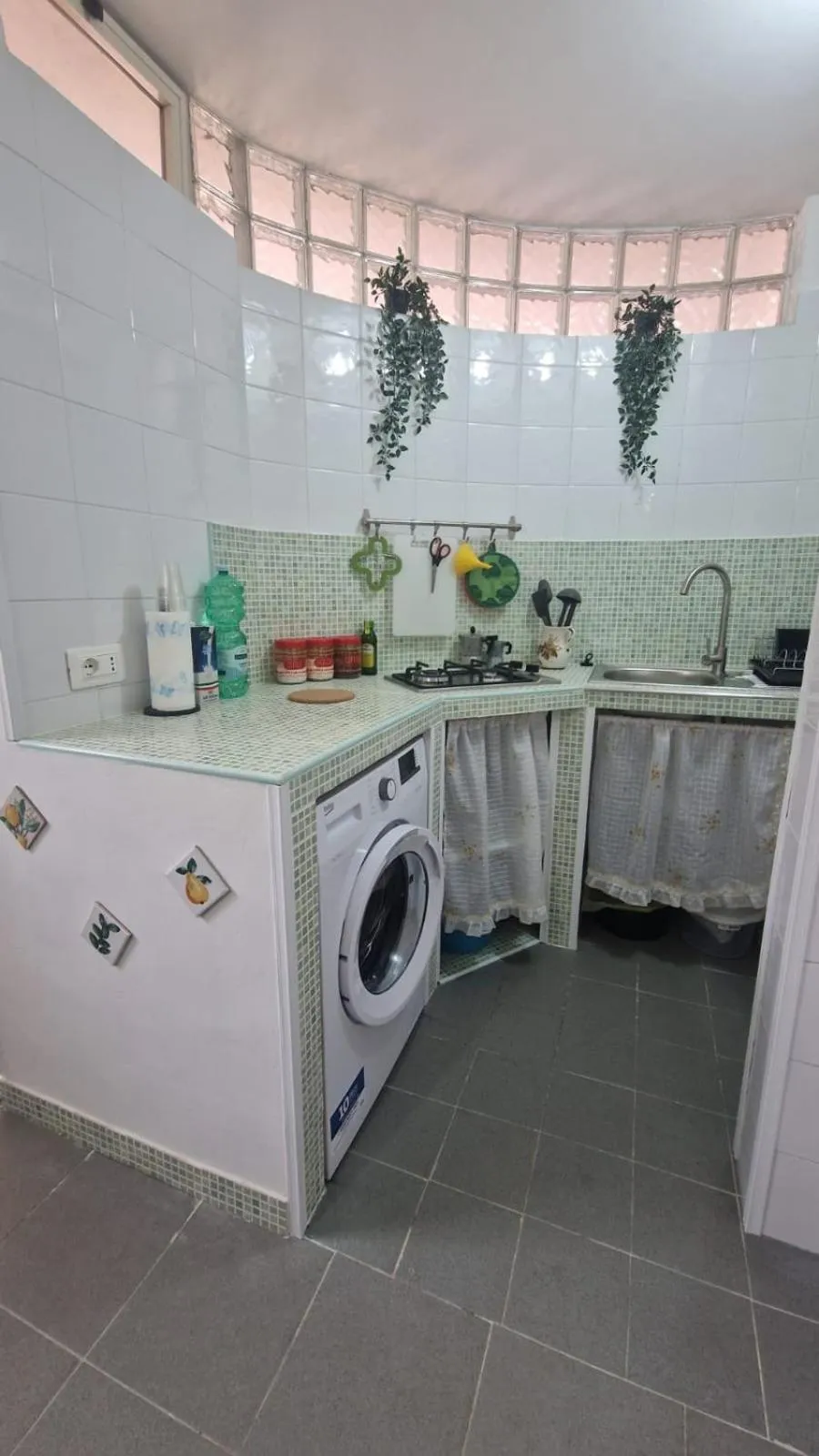 Kitchen or kitchenette in Al Geranio B&B