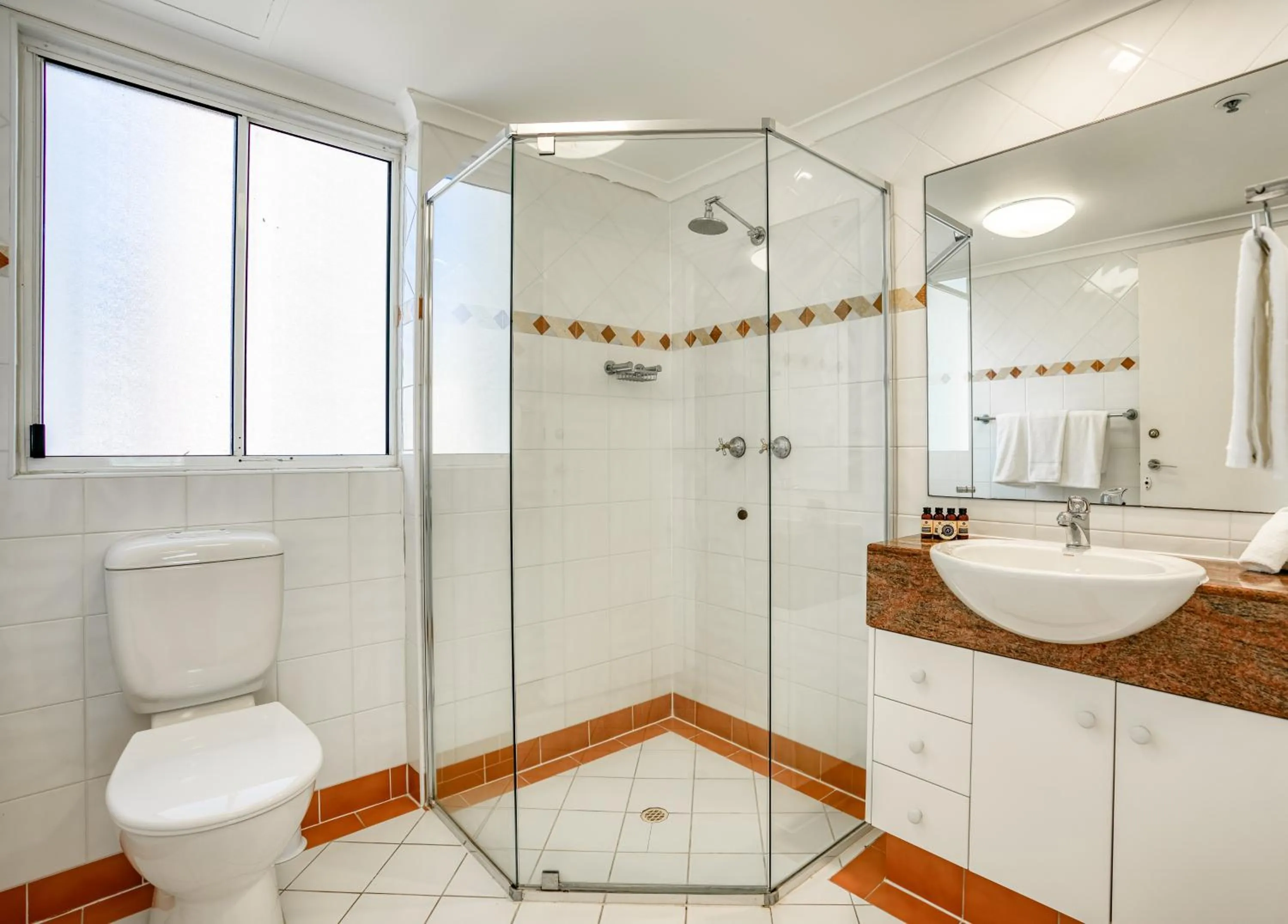 Shower in Xanadu Resort