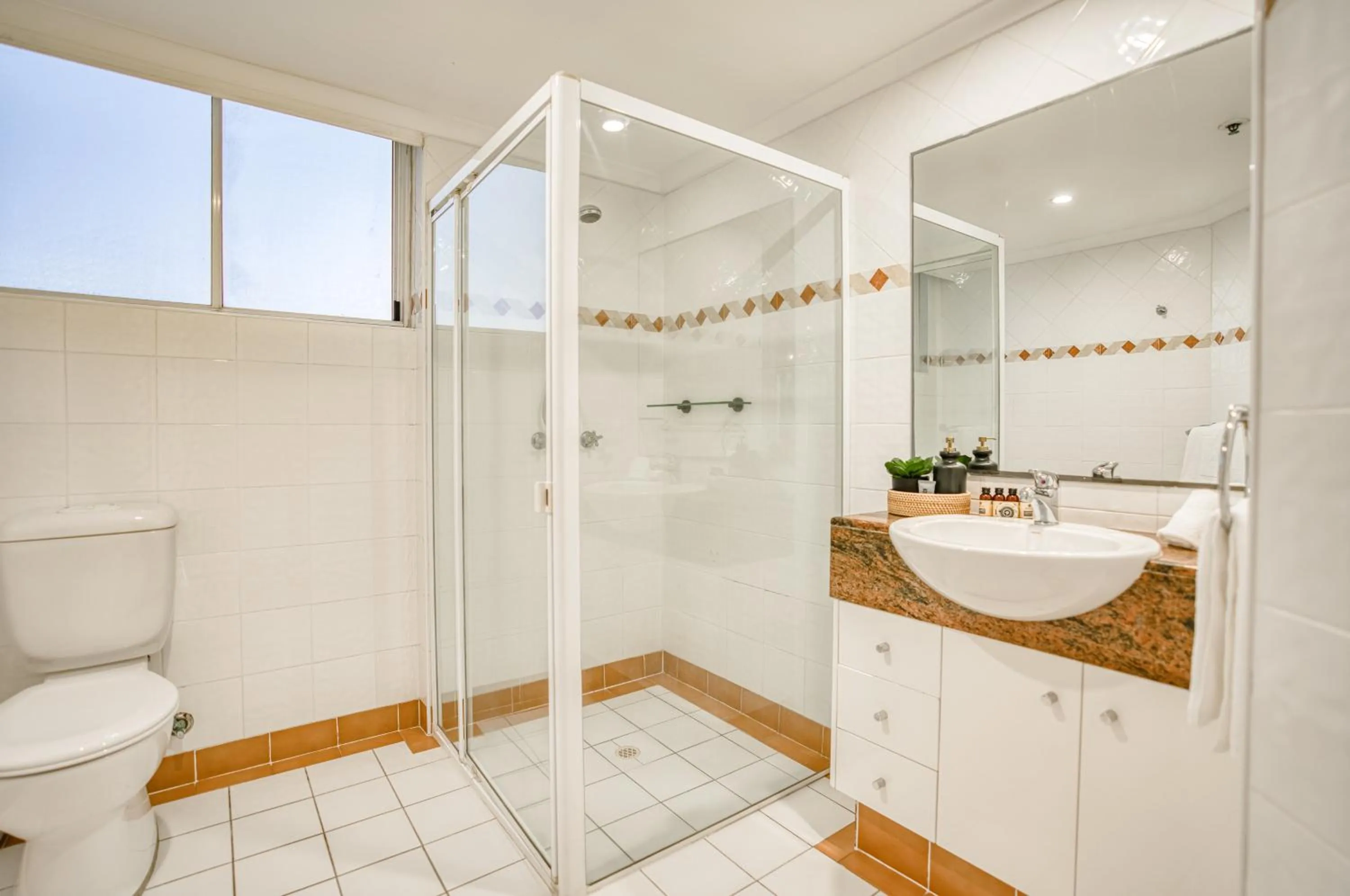 Shower in Xanadu Resort