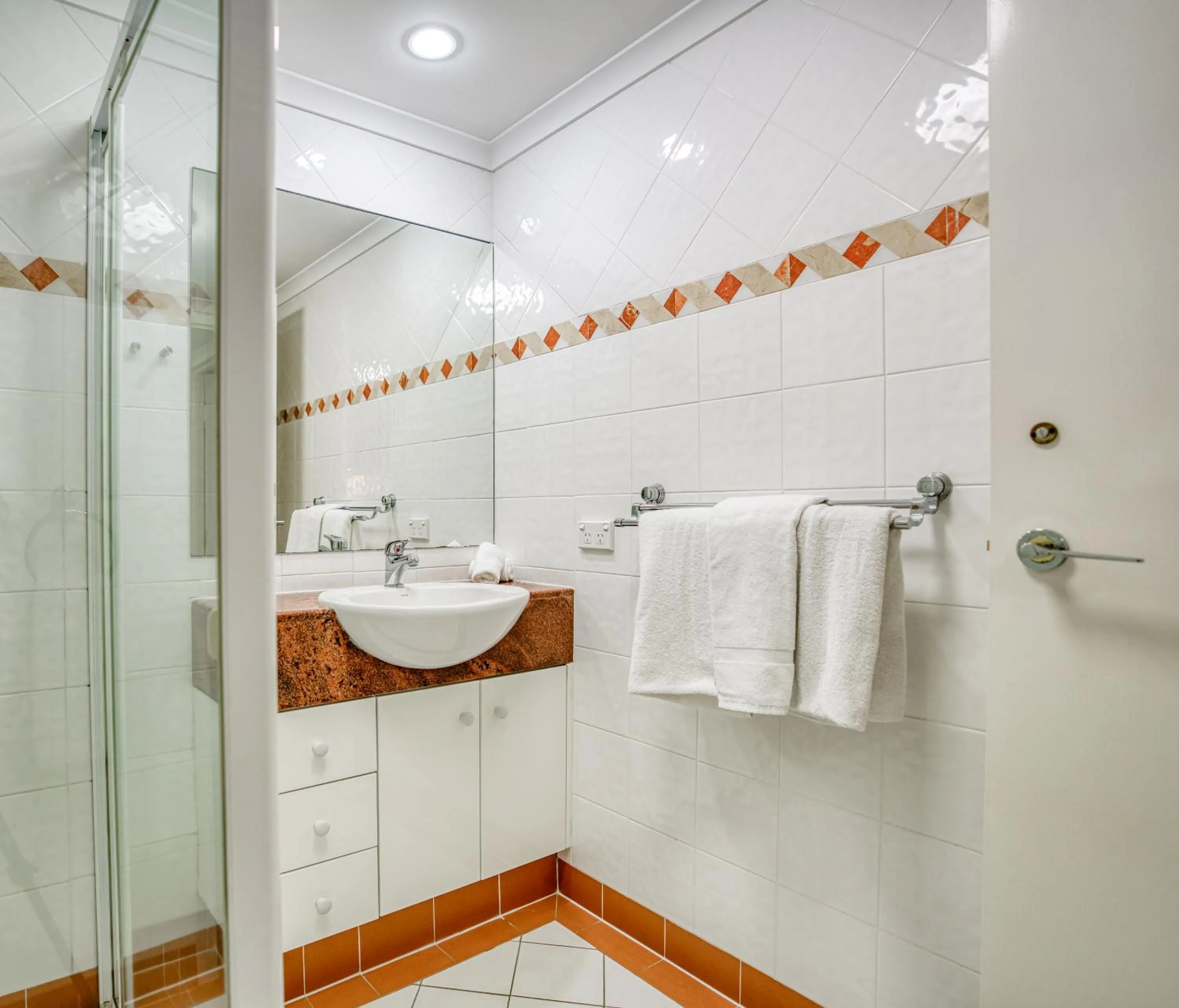 Shower in Xanadu Resort