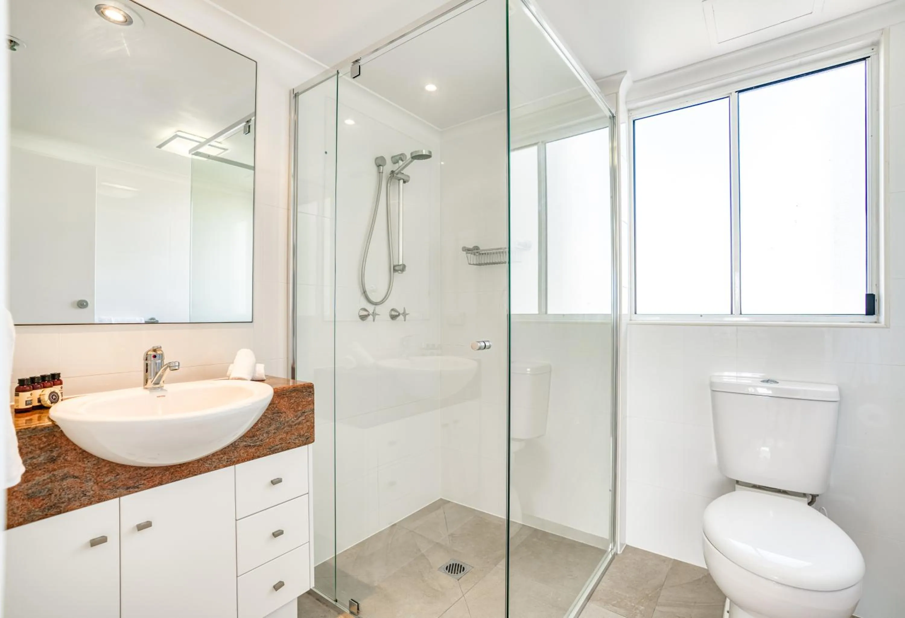 Shower in Xanadu Resort