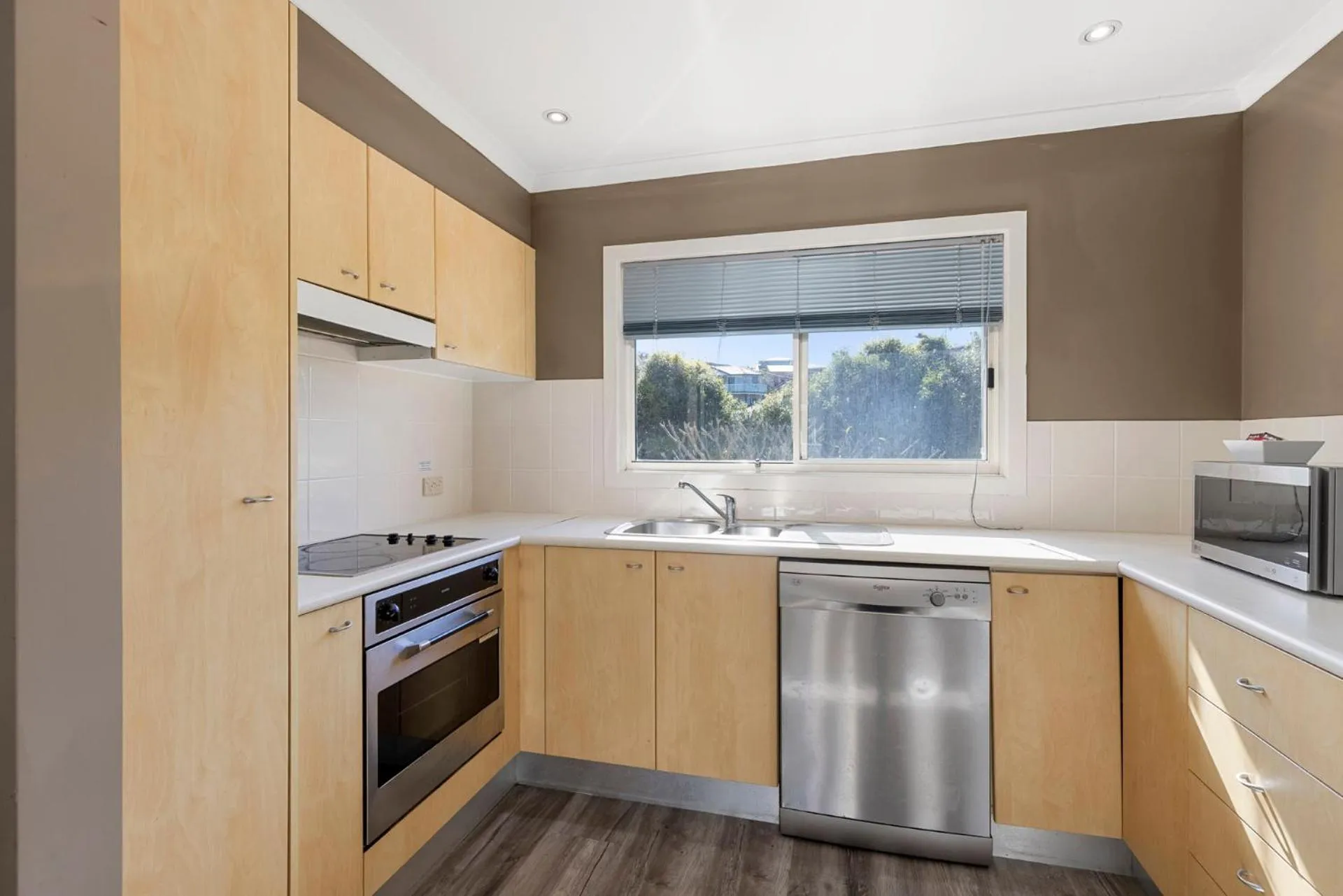 Aqualuna Beach Resort