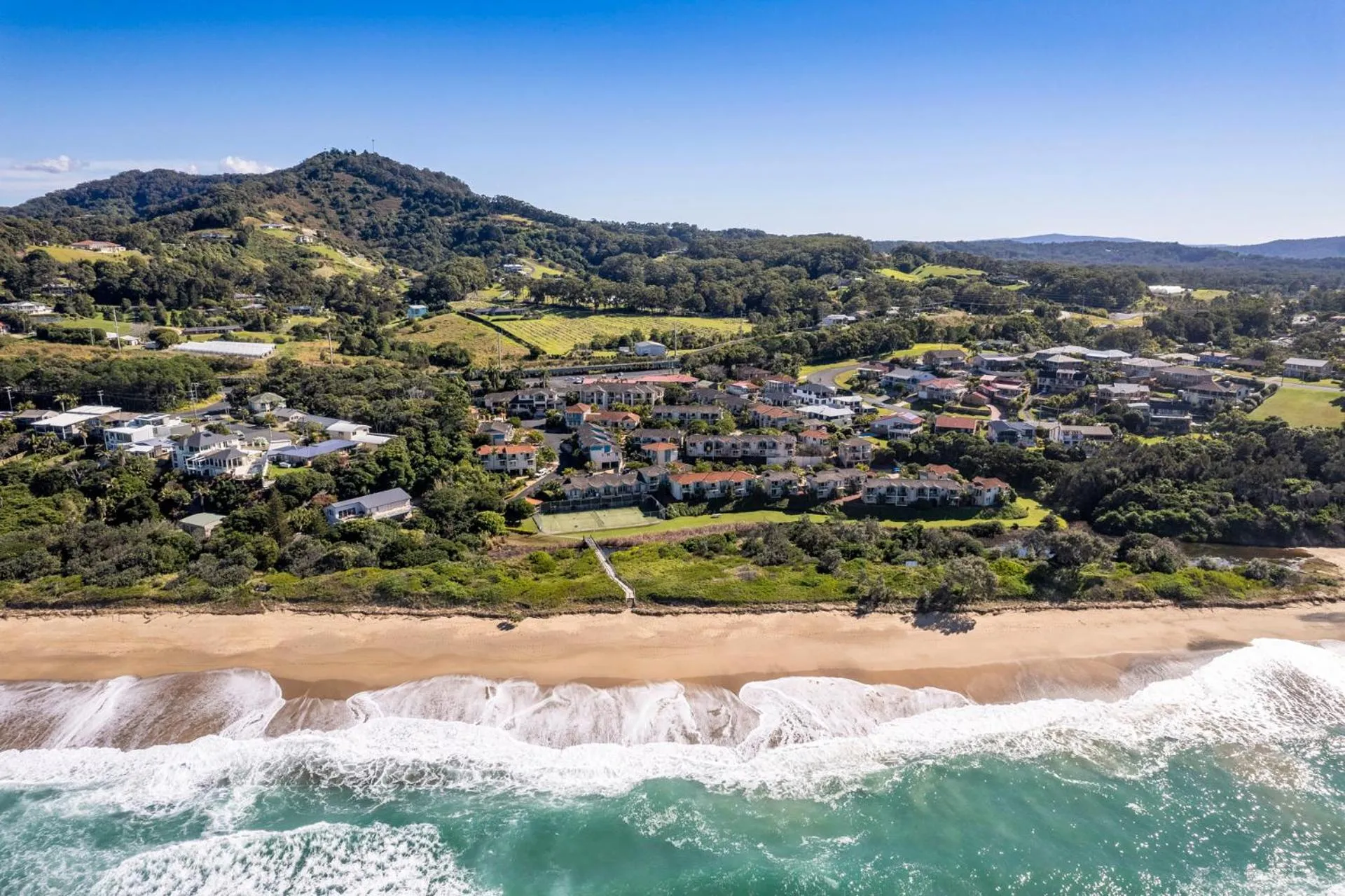 Aqualuna Beach Resort