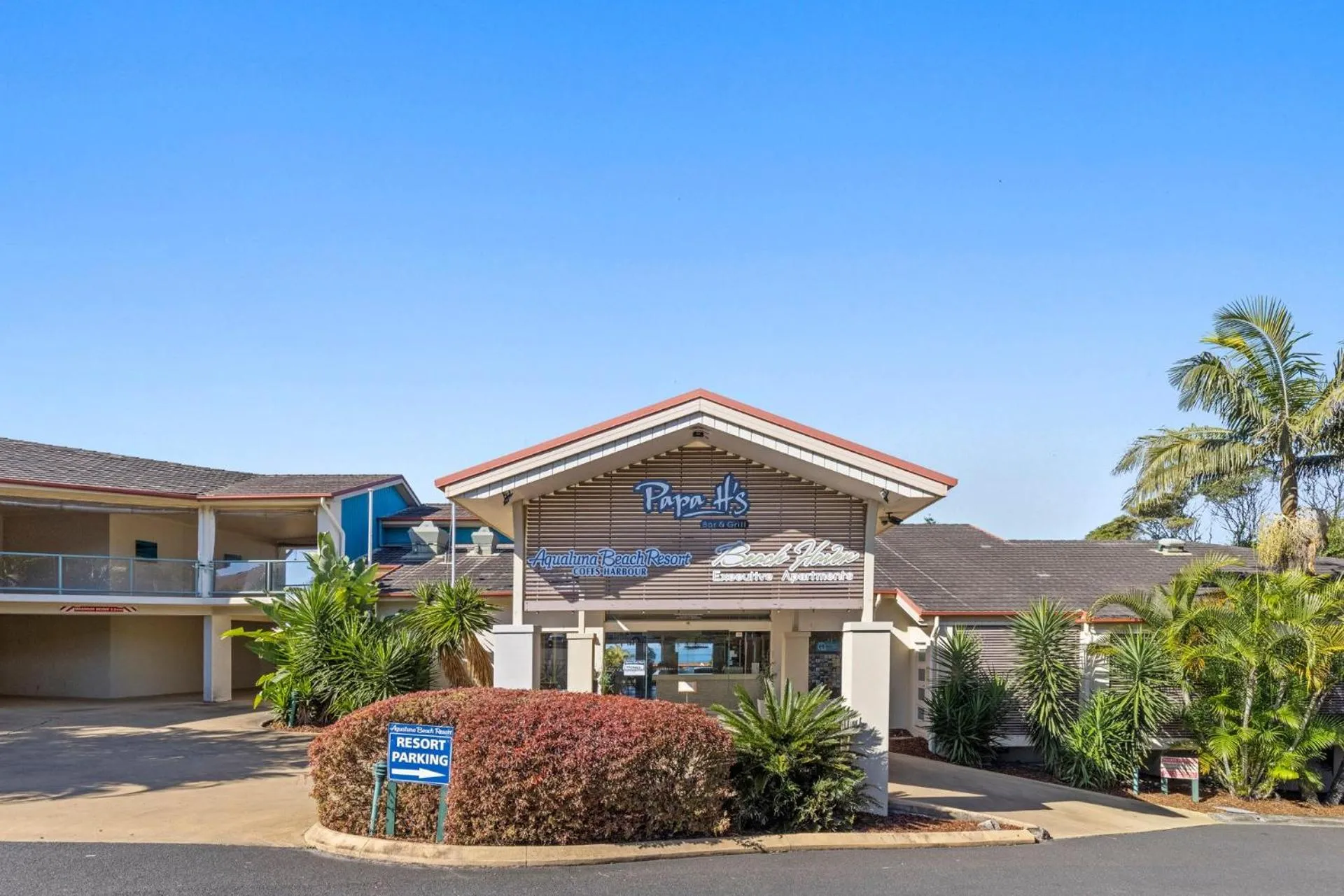 Aqualuna Beach Resort