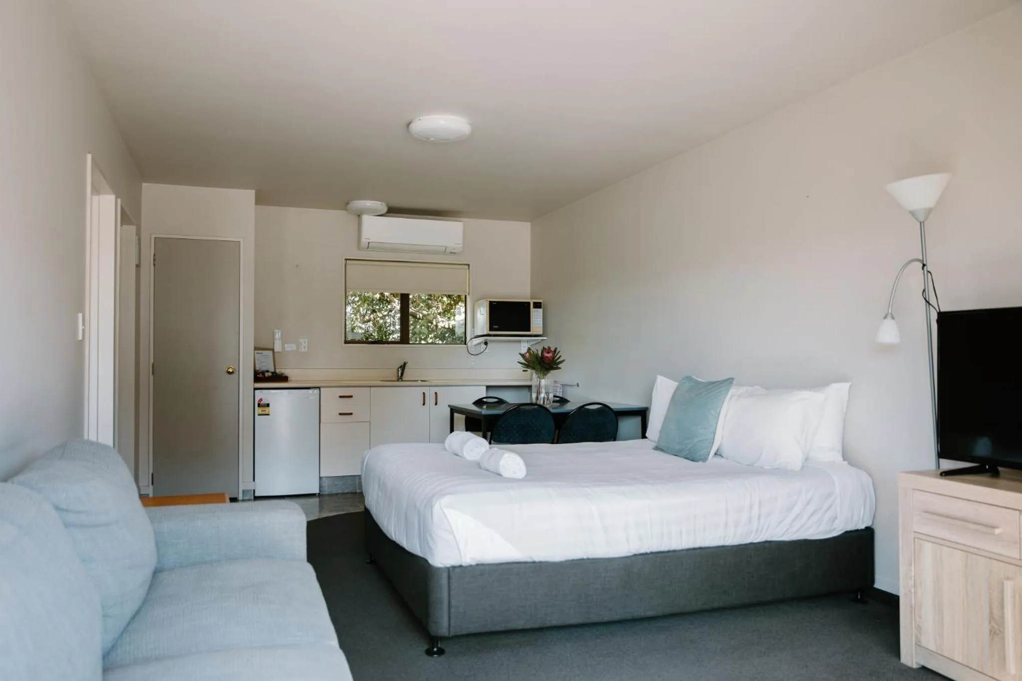 Bed in Amber Court Motel Nelson