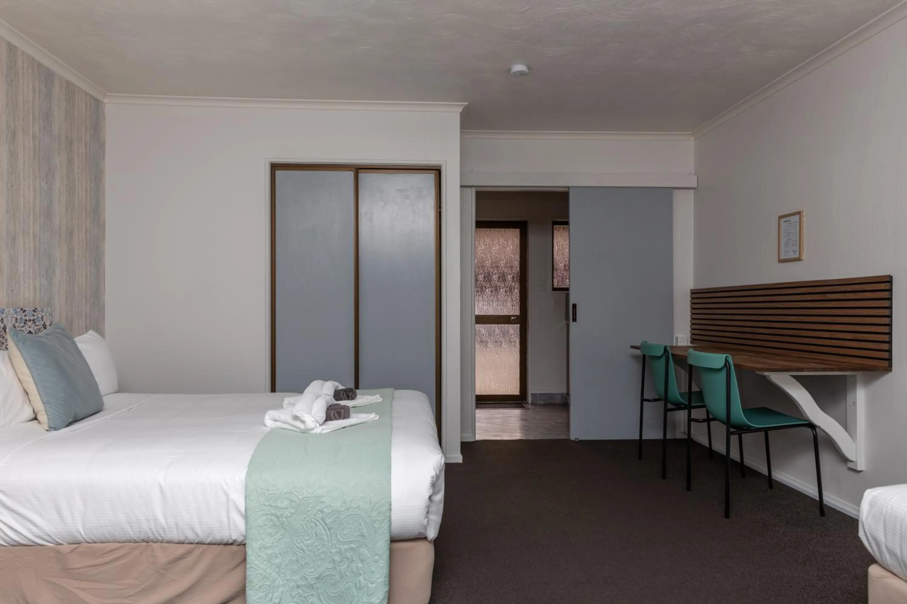 Bed in Amber Court Motel Nelson