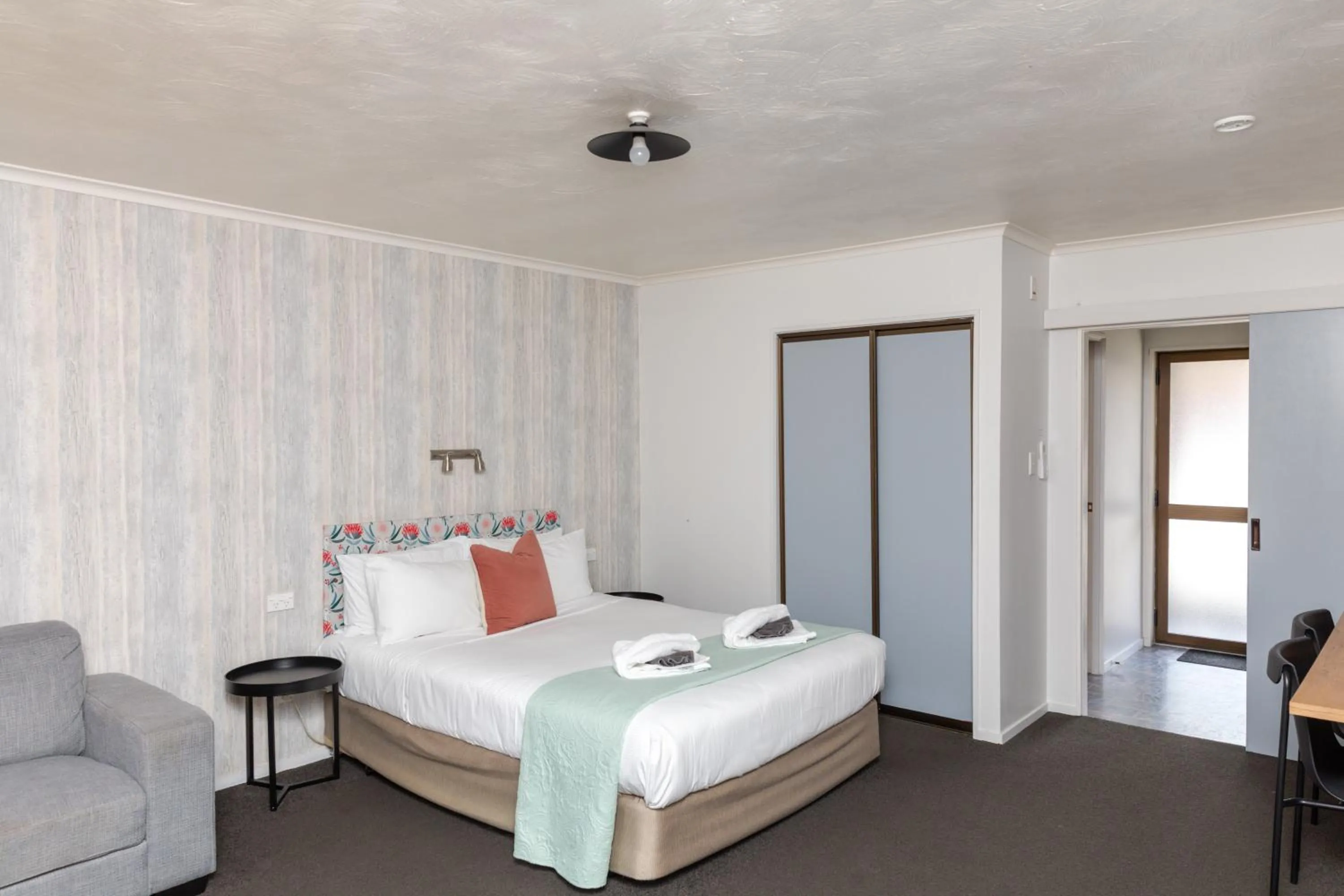 Bed in Amber Court Motel Nelson