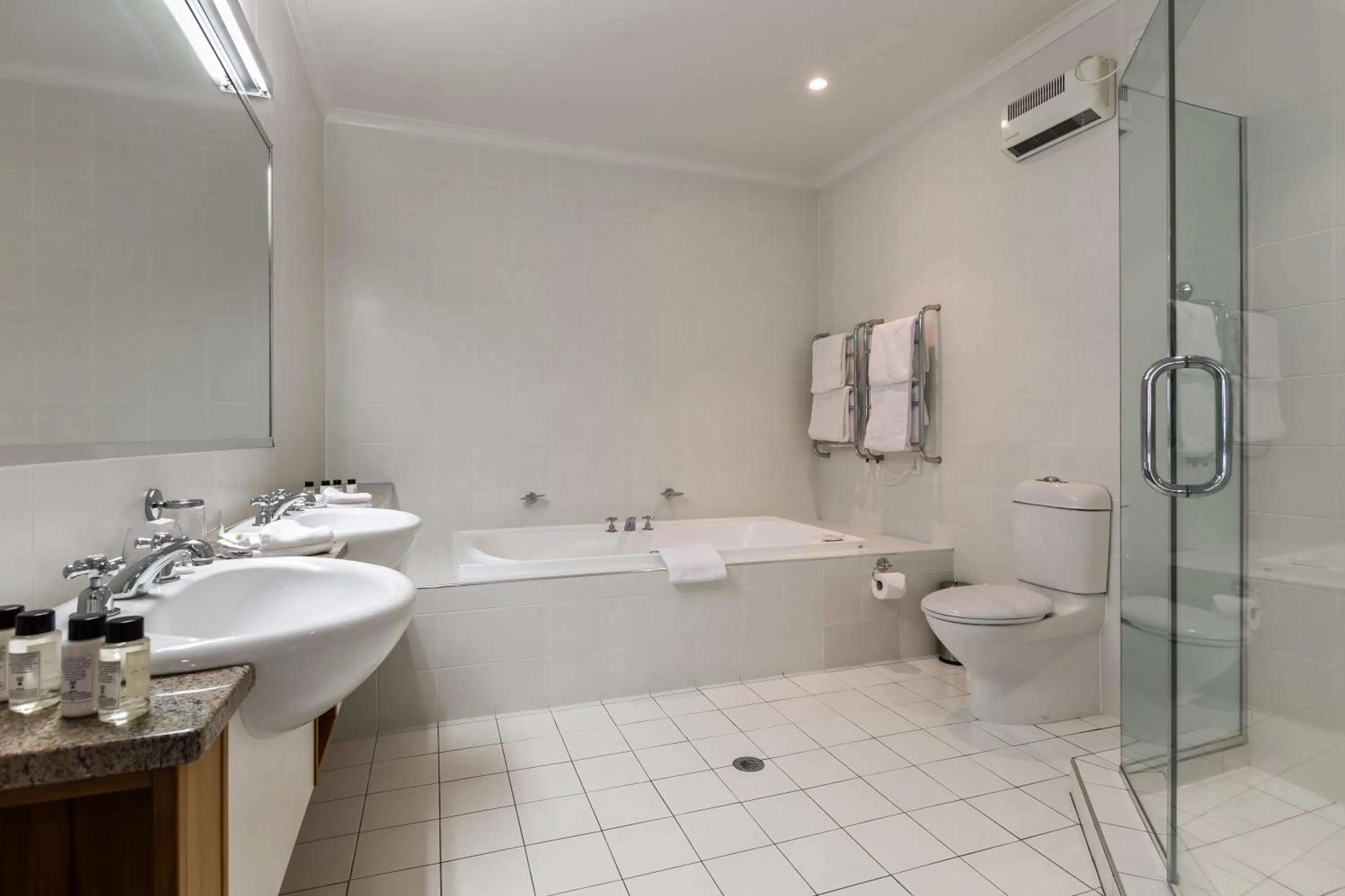 Bathroom in Mangapapa Hotel