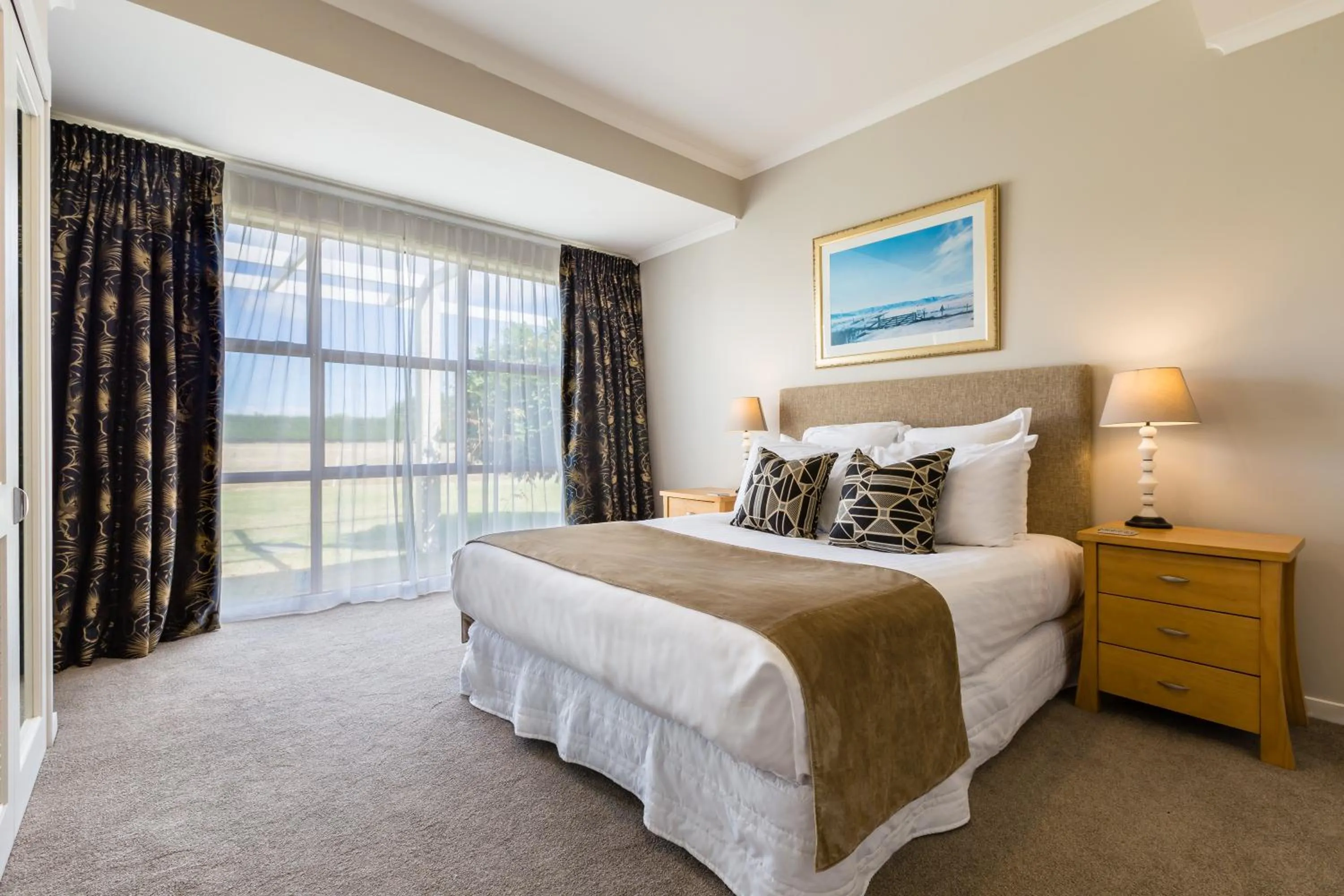 Bed in Mangapapa Hotel