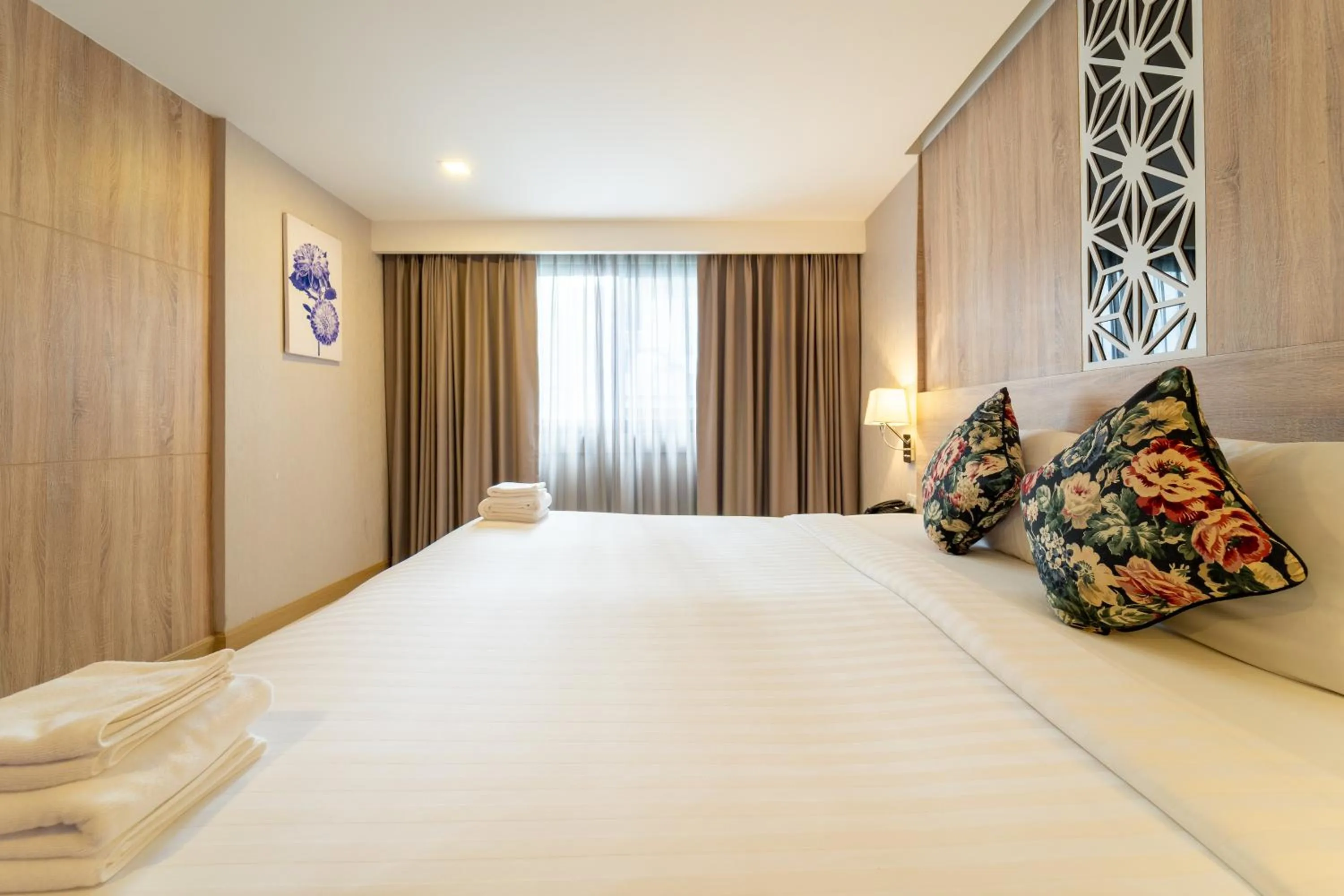 Bedroom, Bed in Rodina Beach Hotel