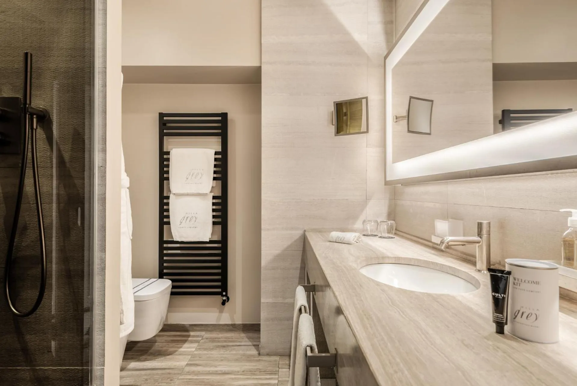 Bathroom in Villa Grey