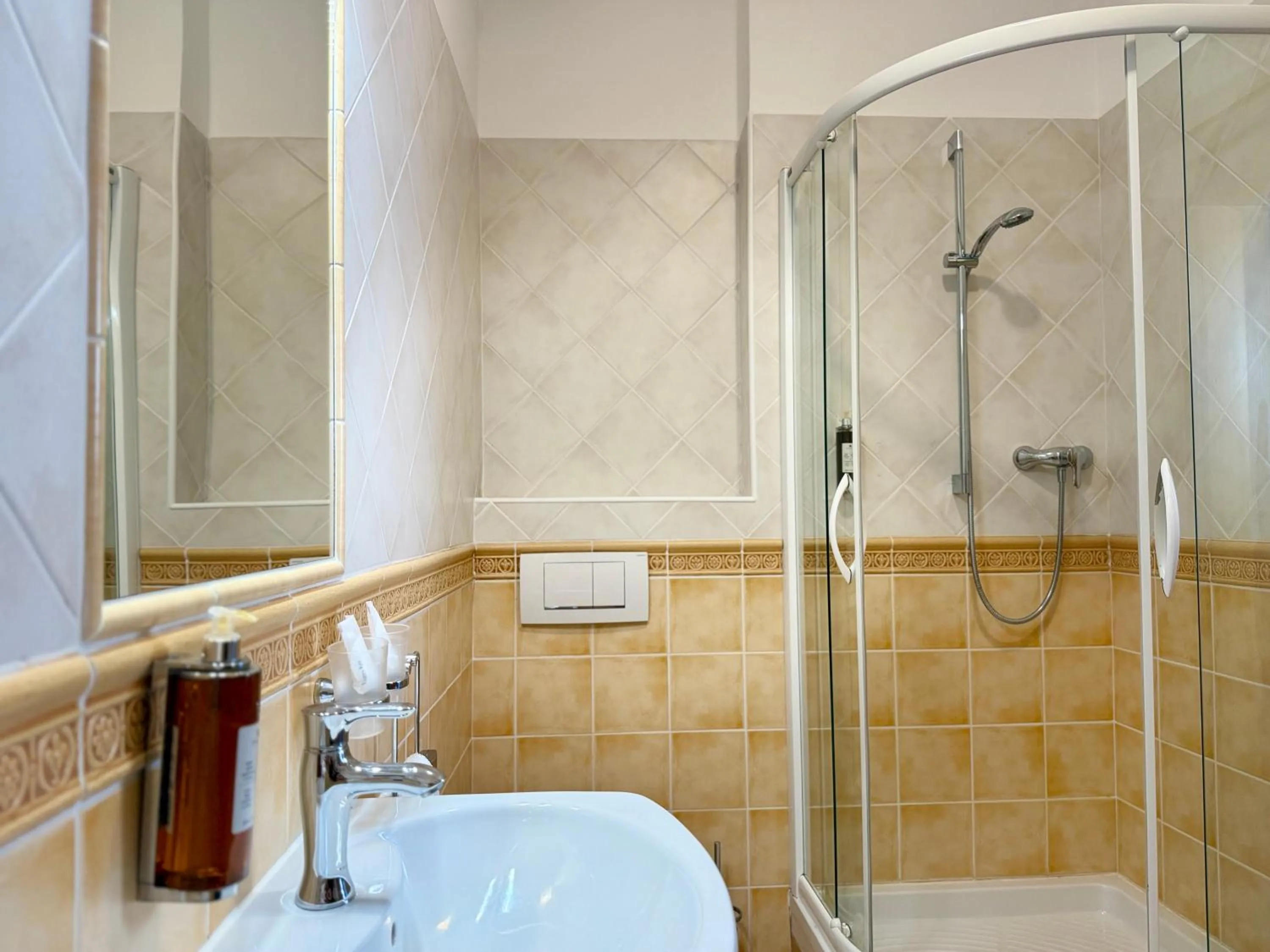 Shower in Penzión Hradbová Old Town Residence & SPA