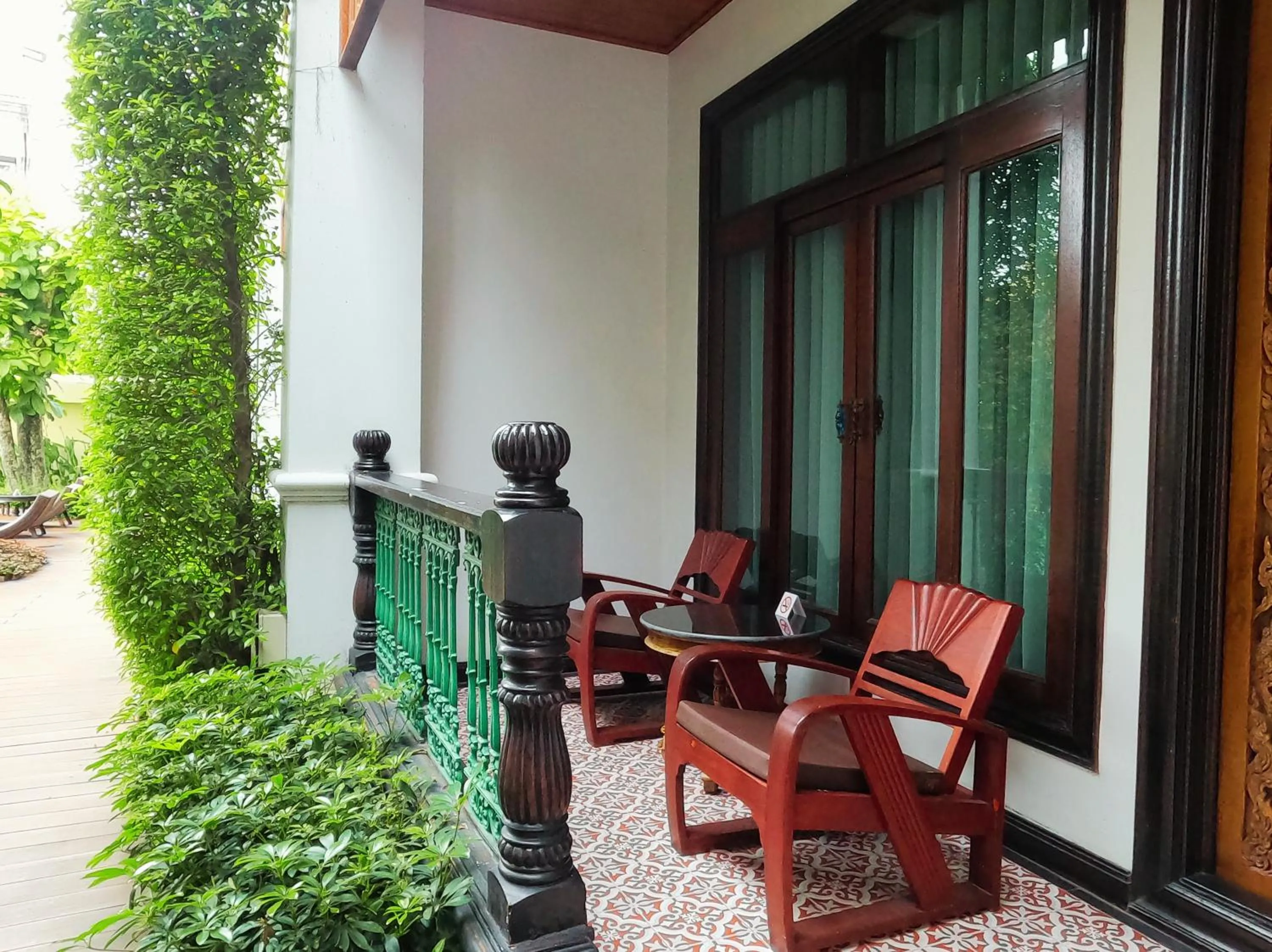 Seating area in Sunday Villa Sirilanna Hotel