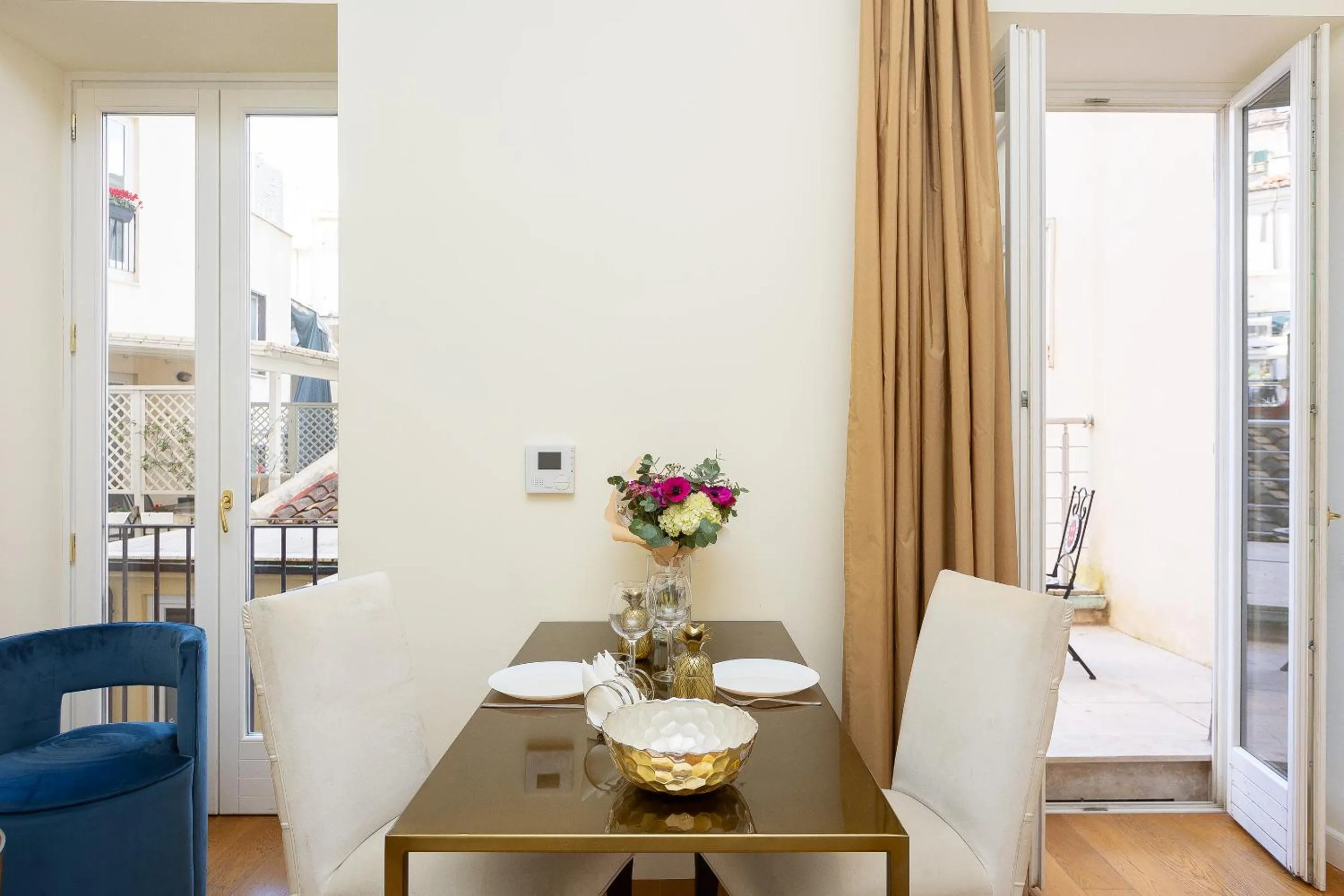 Dining area in Amazing Piazza Venezia Suites
