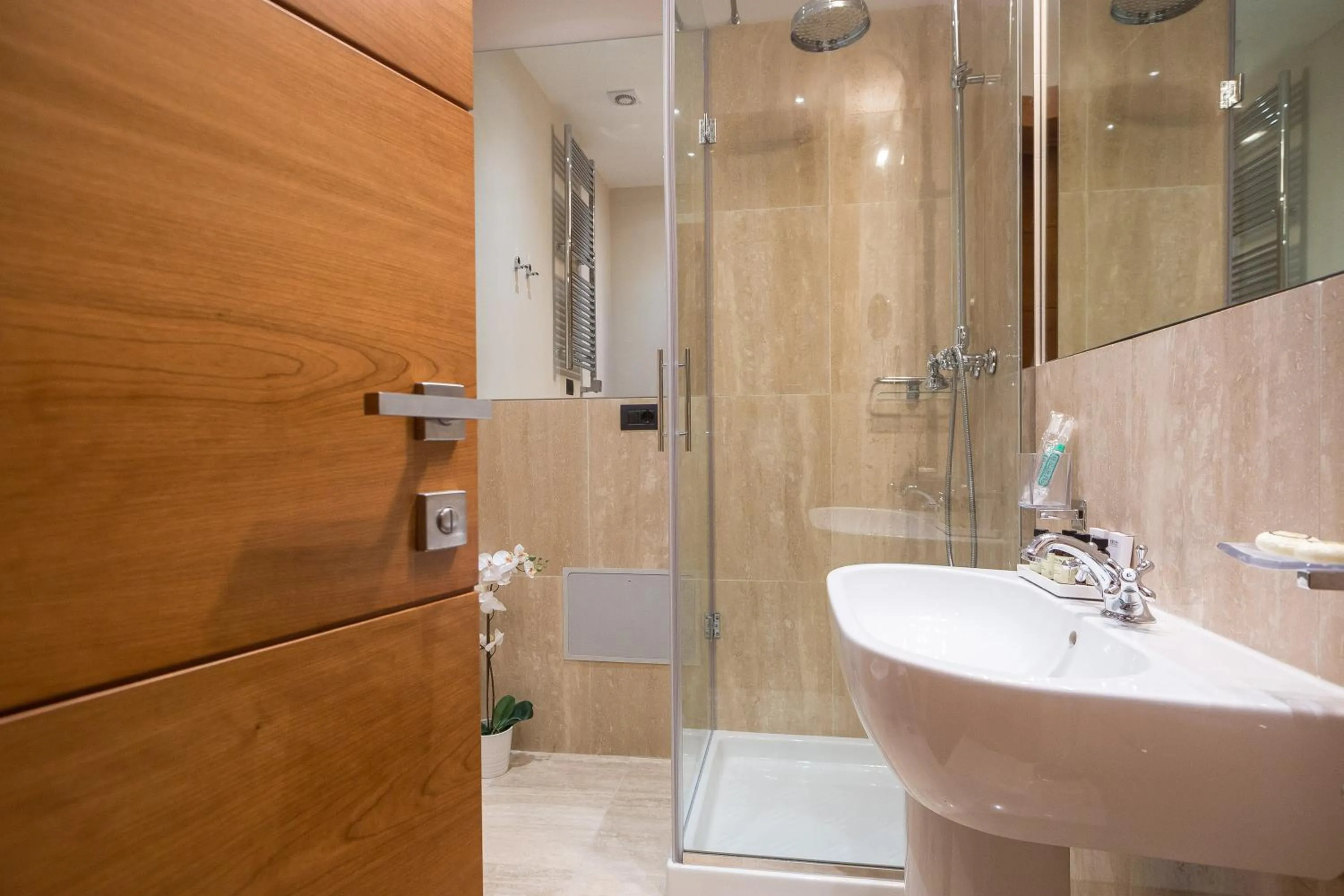 Shower in Amazing Piazza Venezia Suites