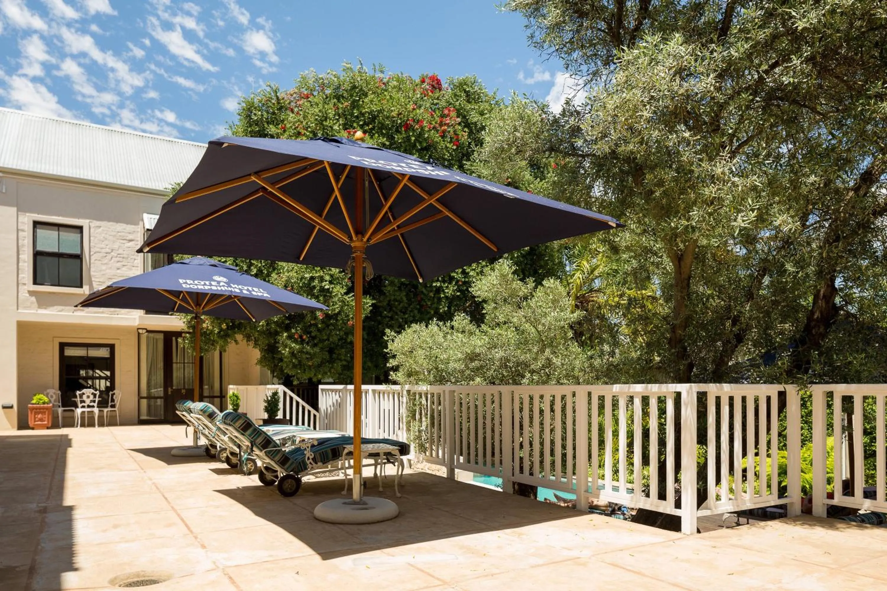 Swimming pool in Protea Hotel by Marriott Dorpshuis & Spa Stellenbosch