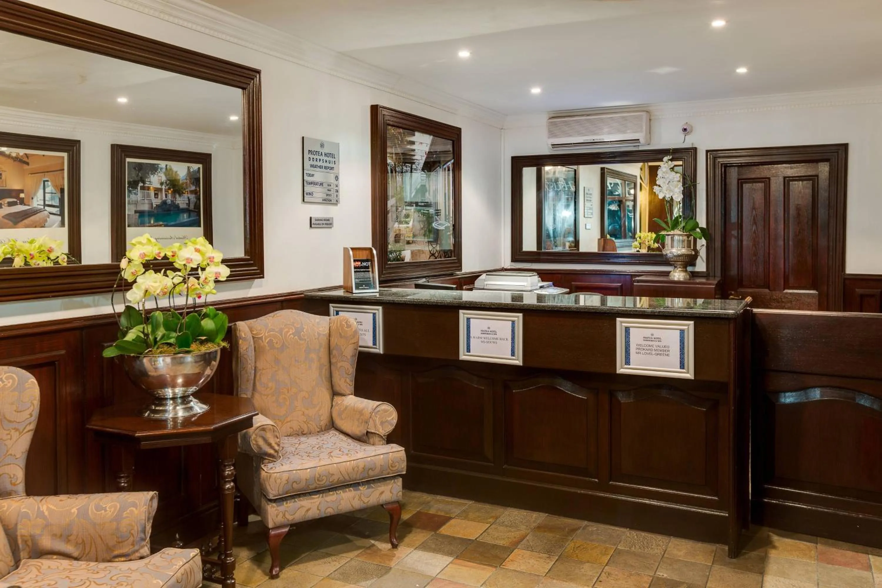 Lobby or reception in Protea Hotel by Marriott Dorpshuis & Spa Stellenbosch