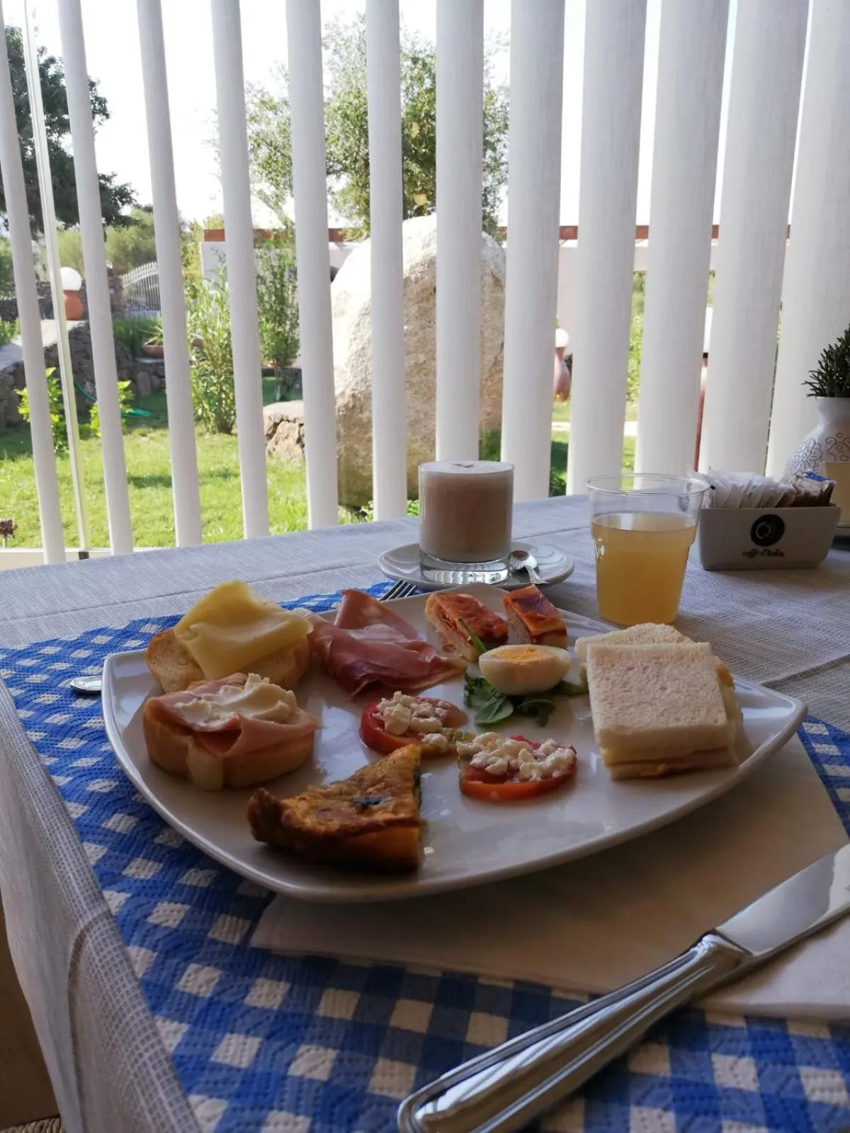 Food and drinks in Hotel Barbagia