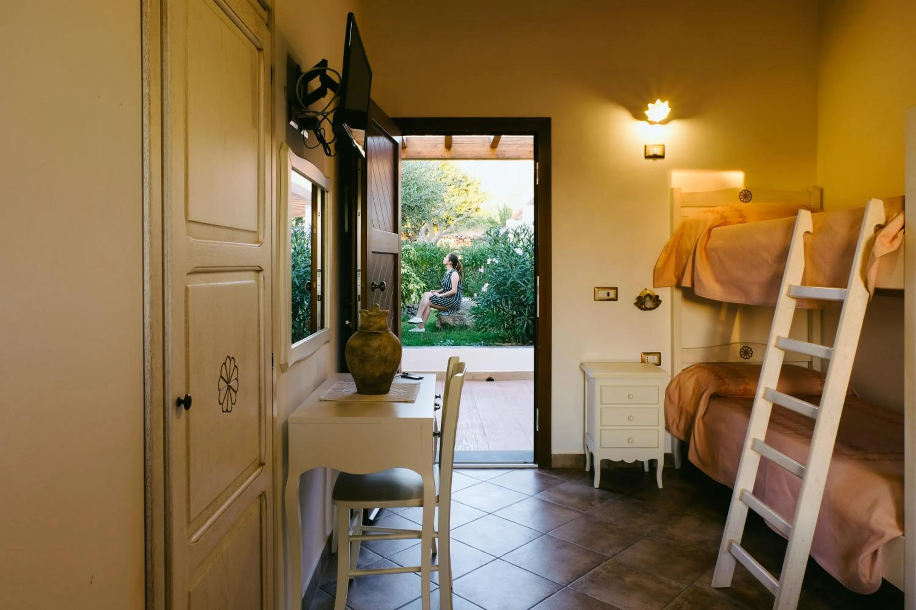 Garden, Bed in Hotel Barbagia