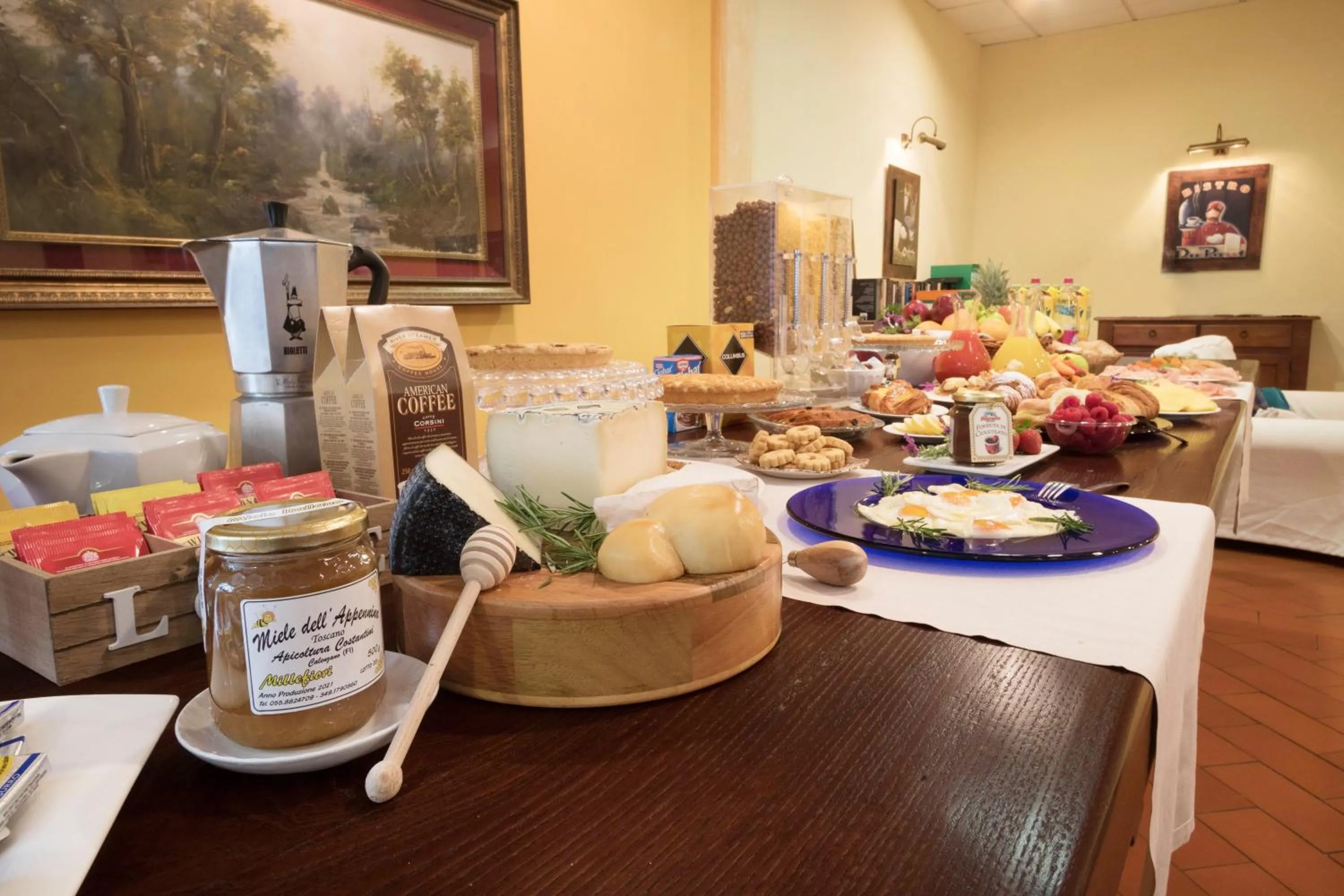 Buffet breakfast in Residence Mugello Resort