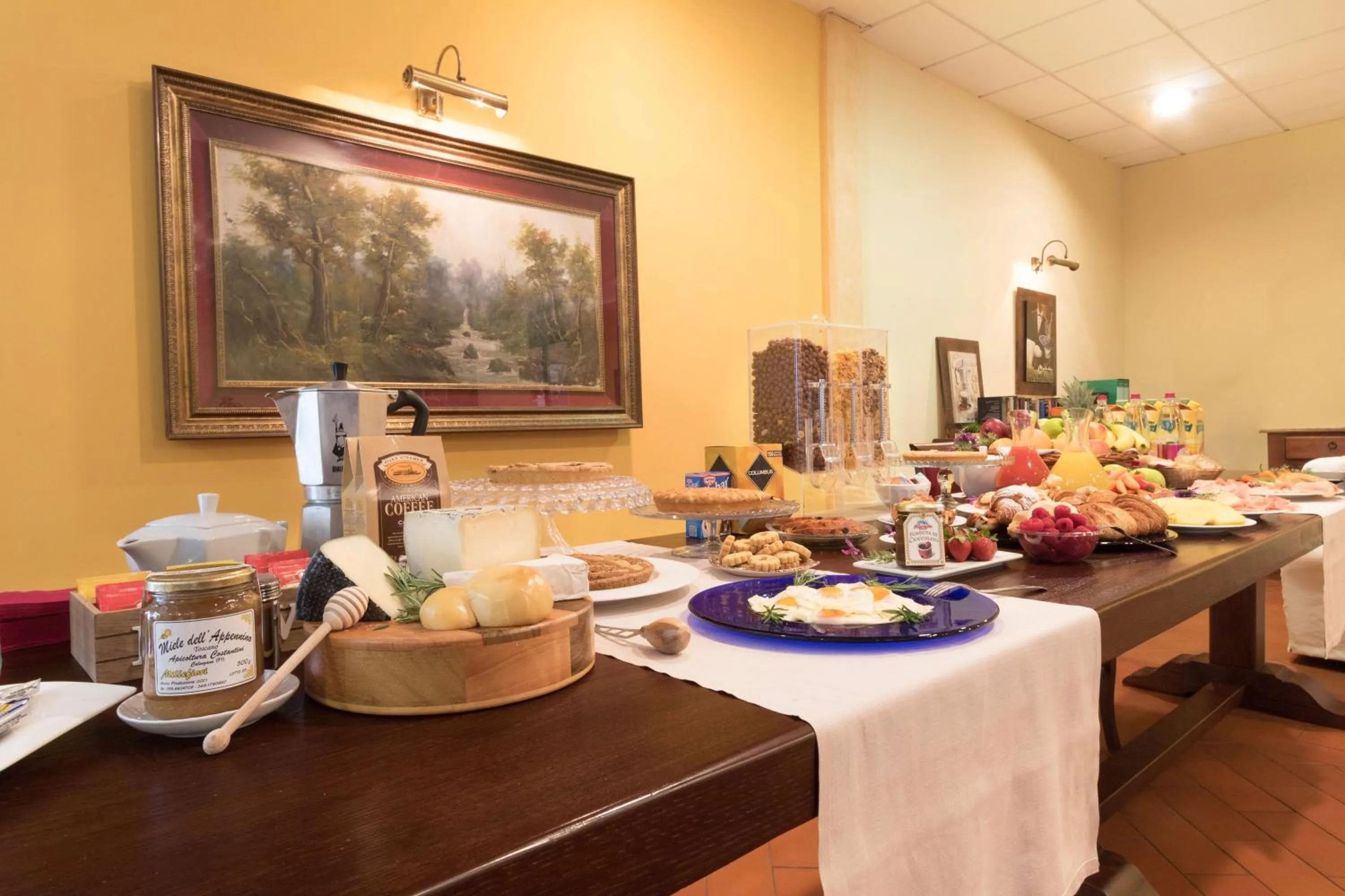 Buffet breakfast in Residence Mugello Resort