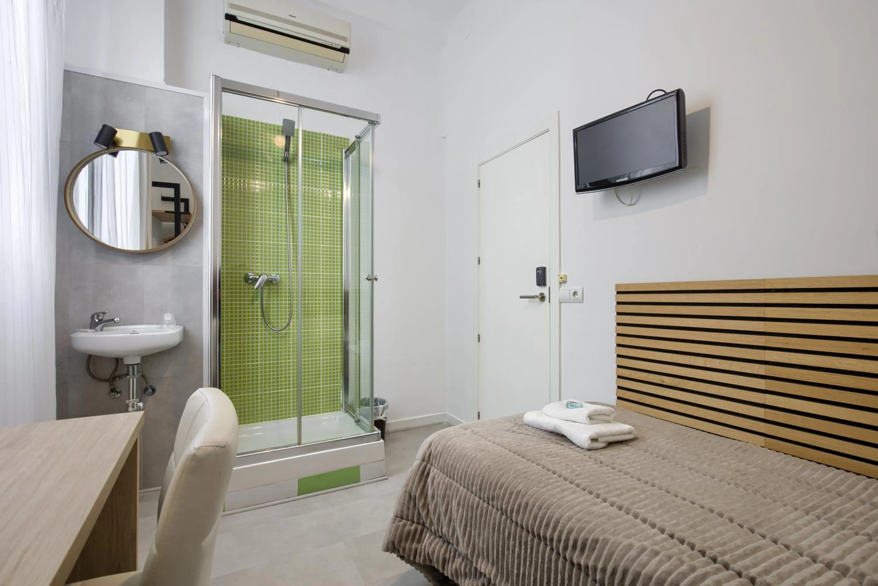 Bed in Hostal Besaya