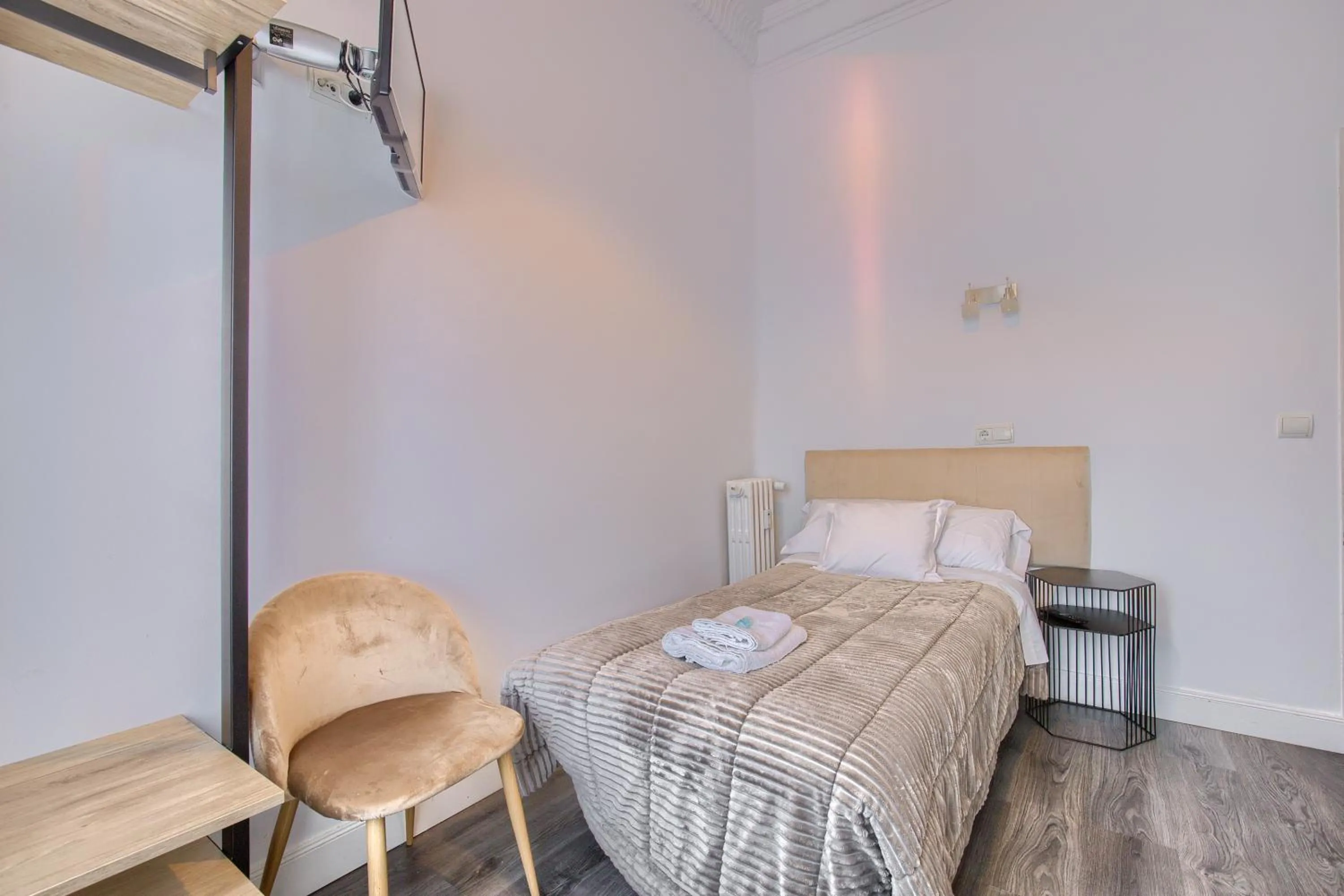 Bed in Hostal Besaya