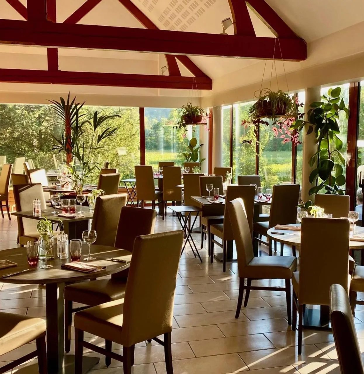 Restaurant/places to eat in Logis Hostellerie la Chaumière