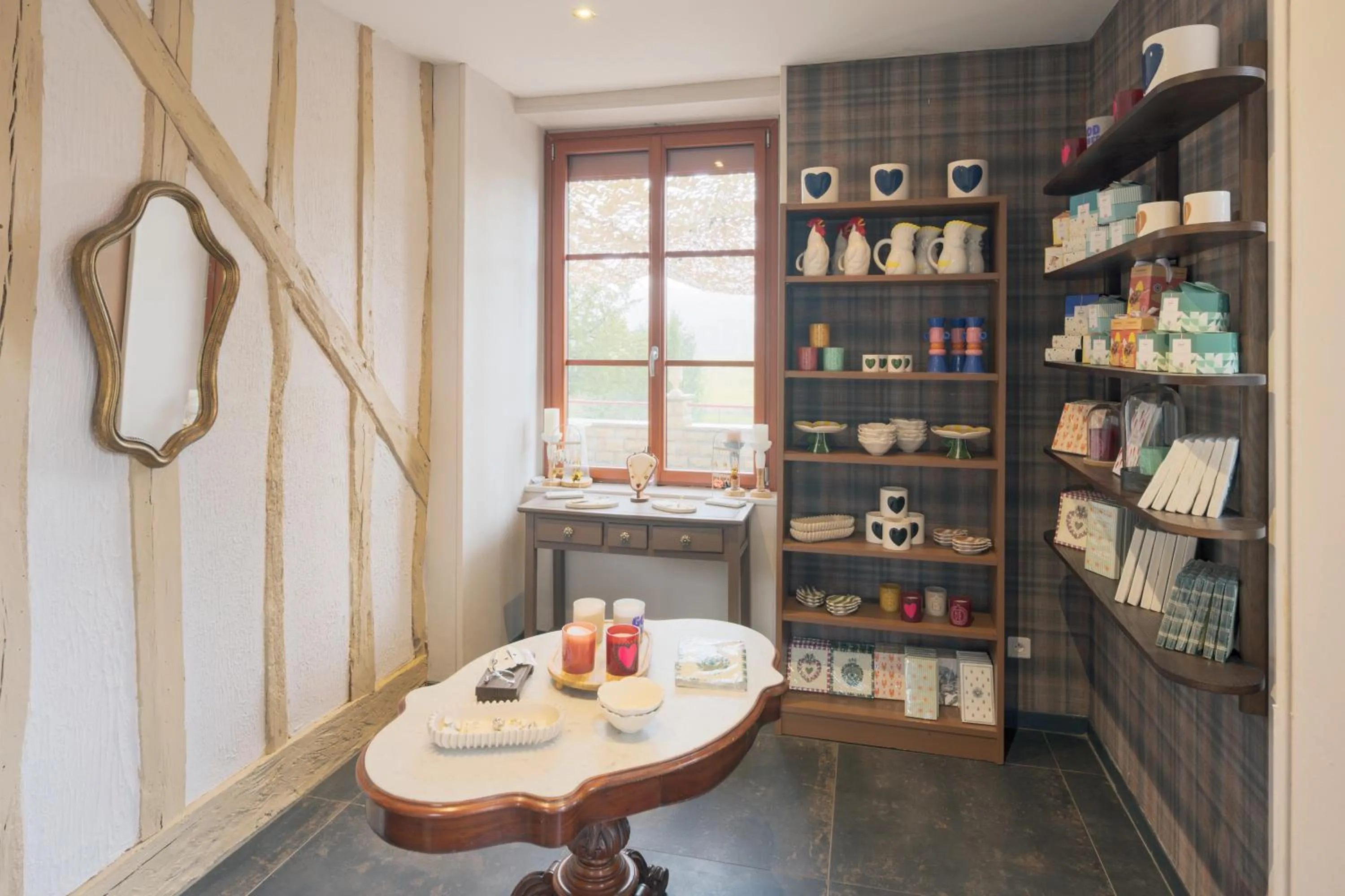 On-site shops in Logis Hostellerie la Chaumière