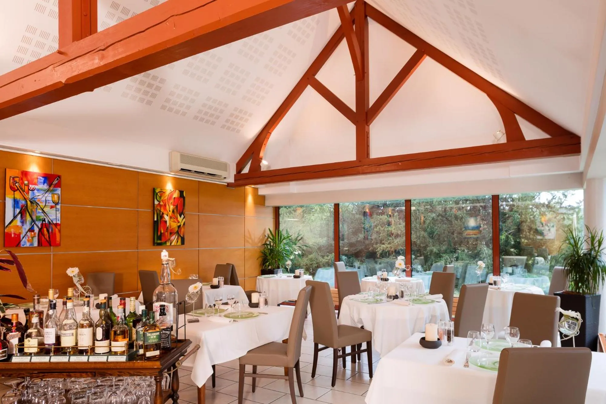 Restaurant/places to eat in Logis Hostellerie la Chaumière