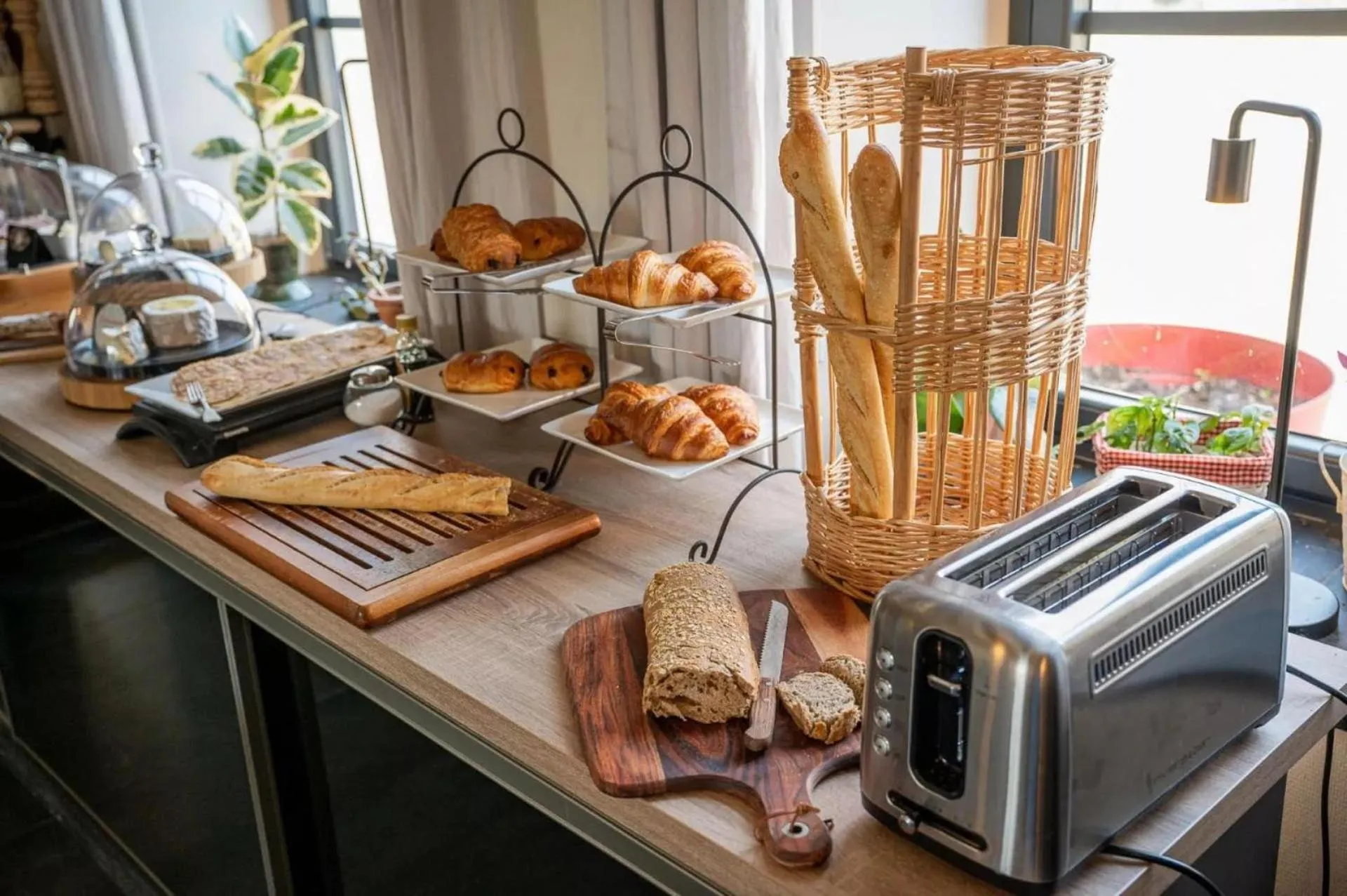 Breakfast in Logis Hostellerie la Chaumière