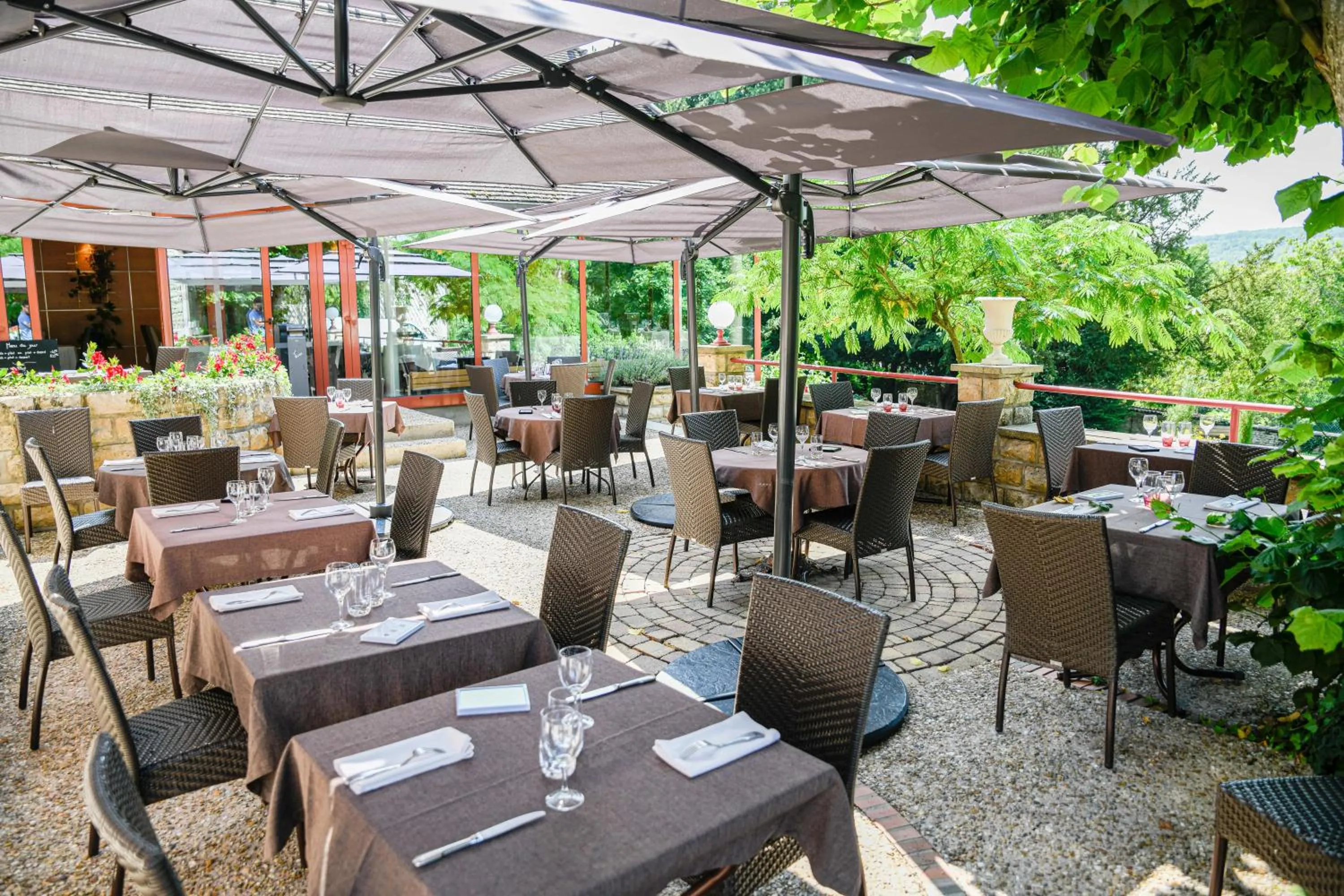 Property building in Logis Hostellerie la Chaumière