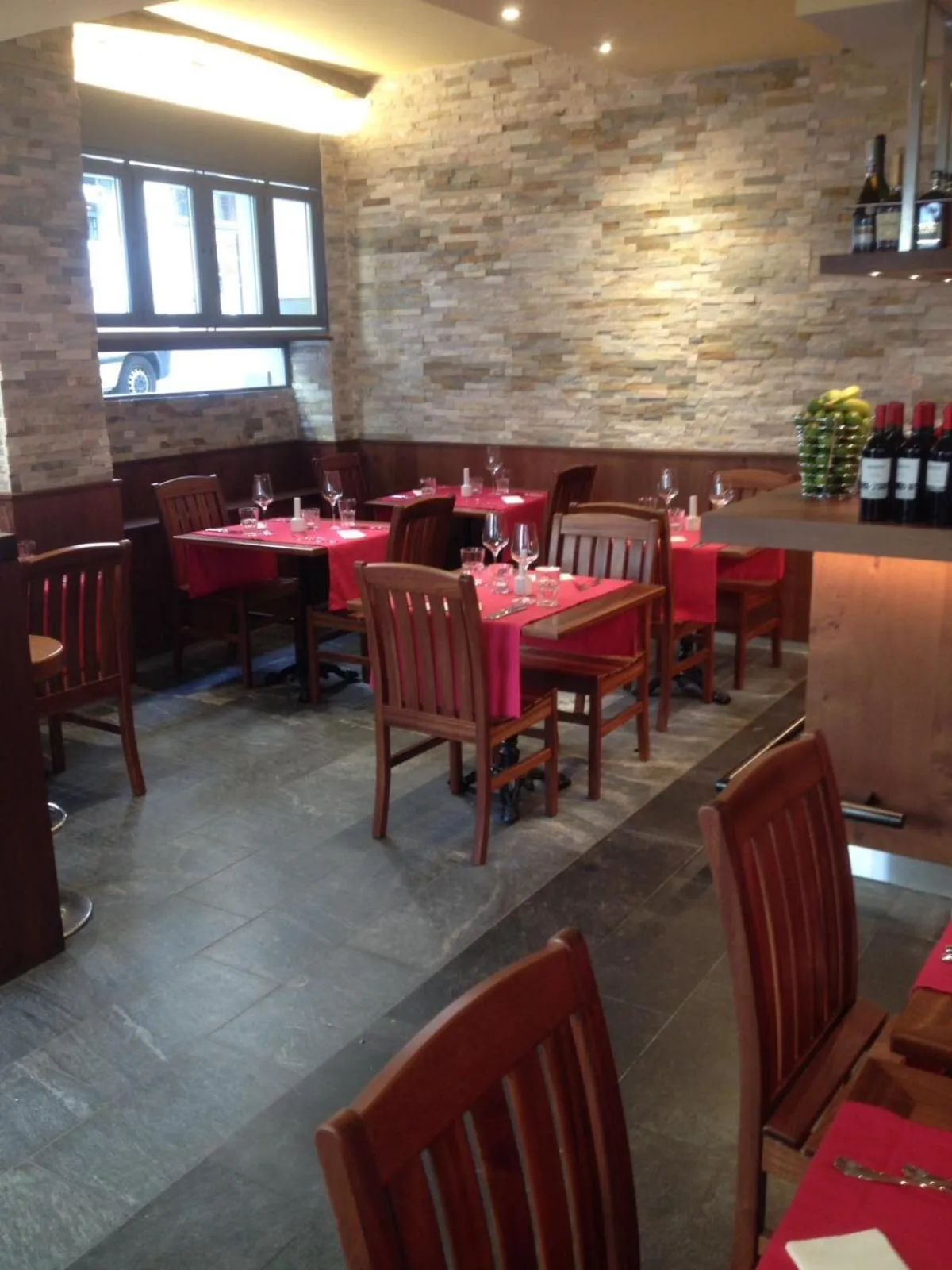 Restaurant/places to eat in Hotel Old Town