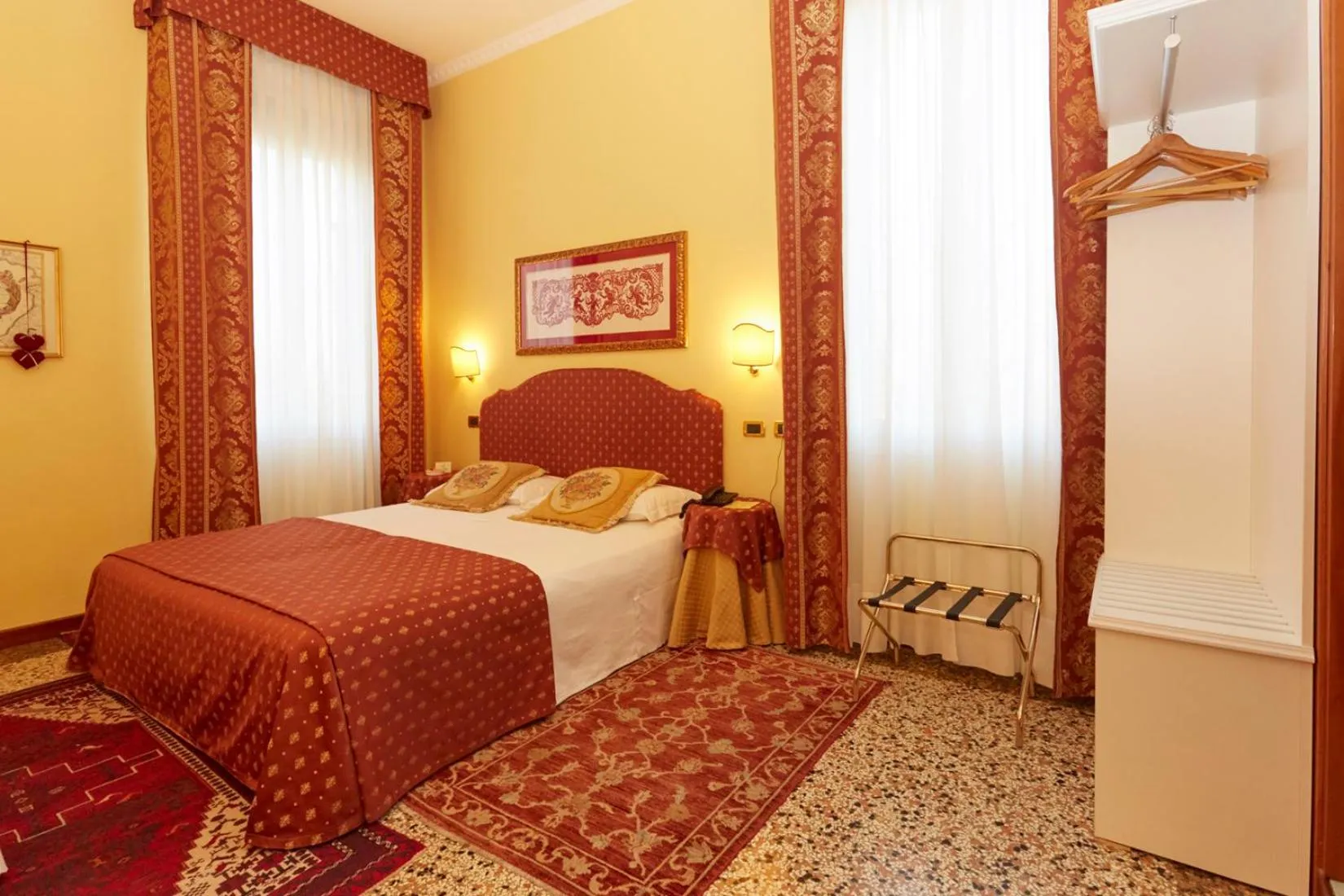 Photo of the whole room, Bed in Casa Villa Gardenia - Venice