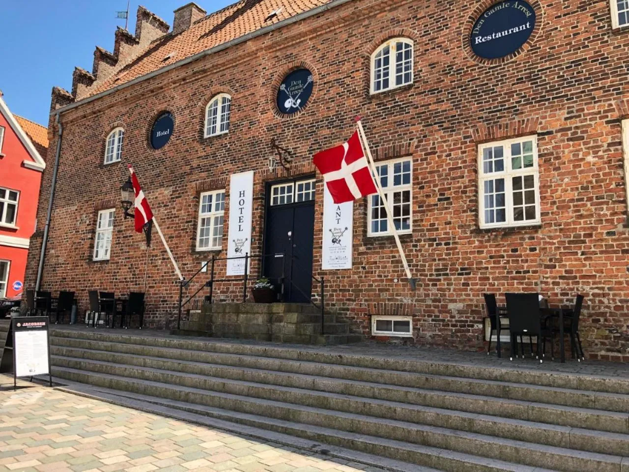 Facade/entrance in Den Gamle Arrest