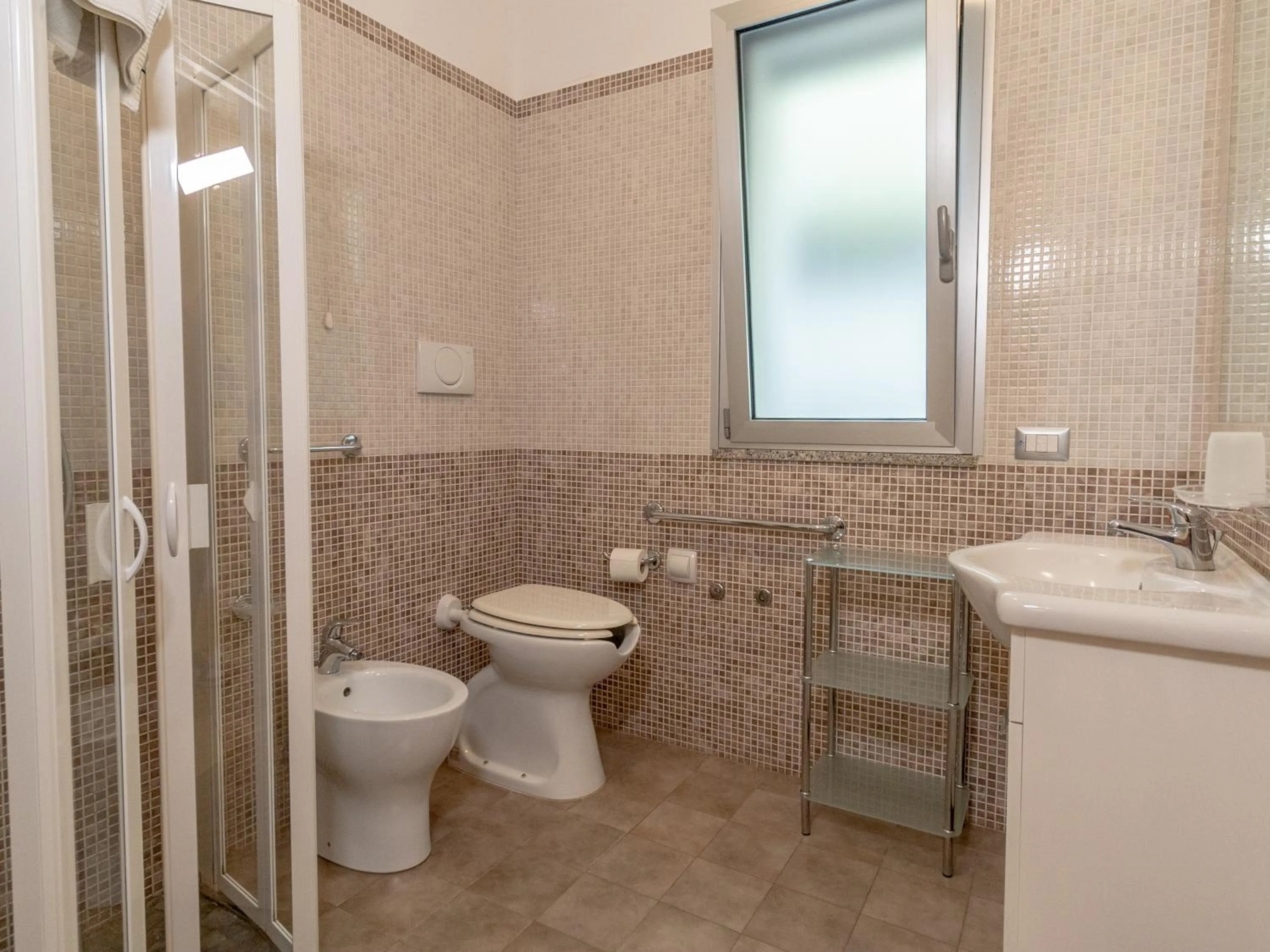 Shower in Residence Perla