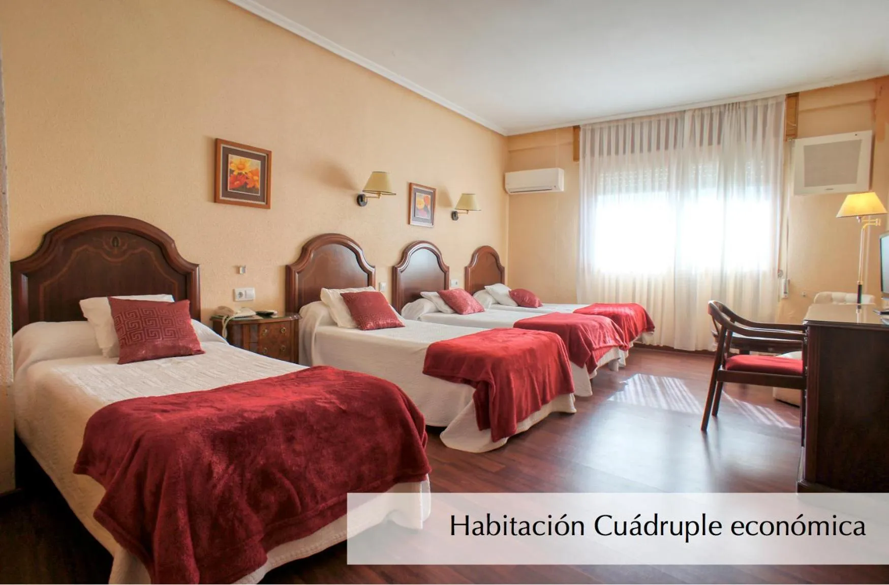 Photo of the whole room, Bed in Hotel Montermoso