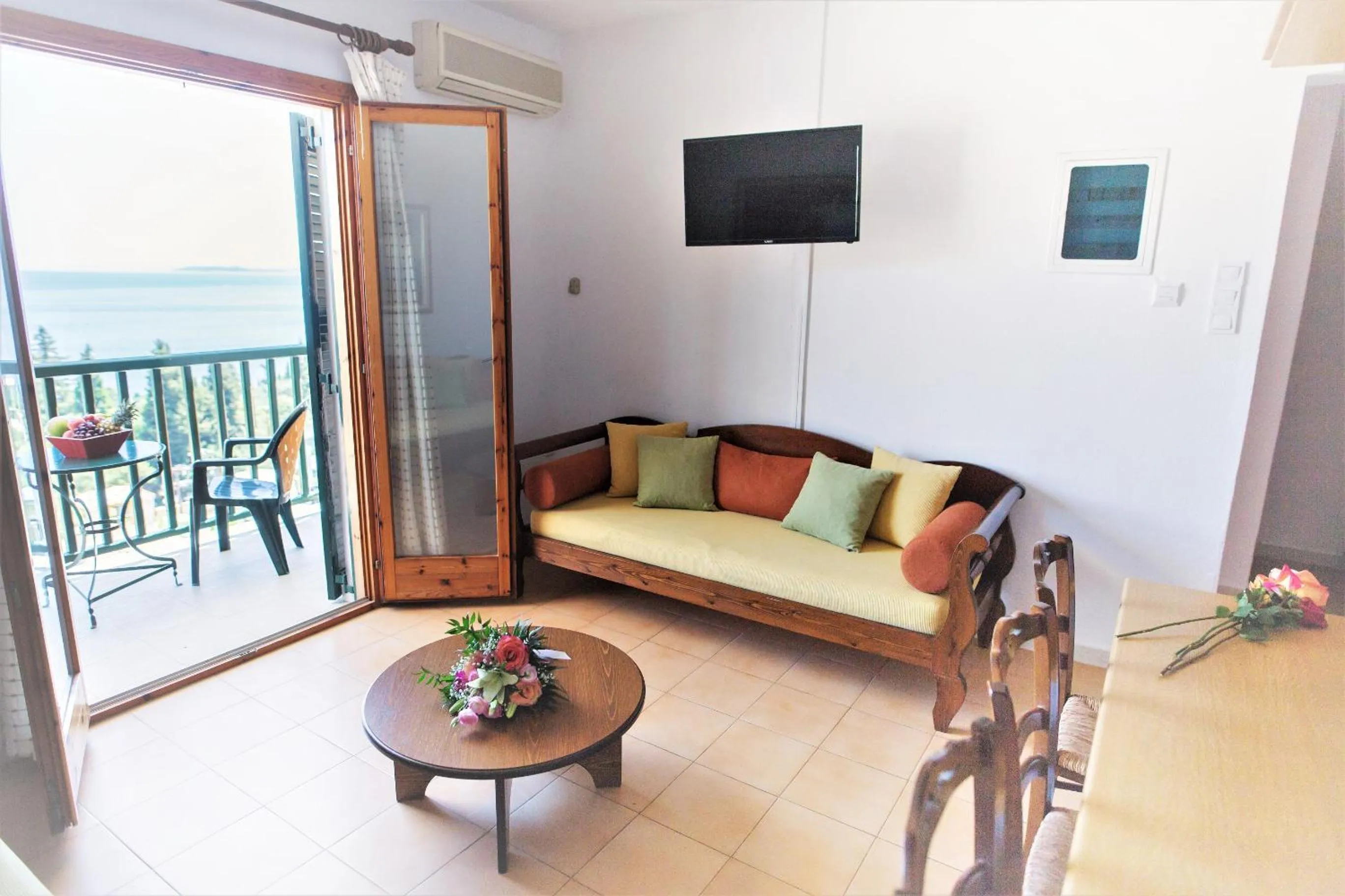 Living room in Corfu Aquamarine Hotel