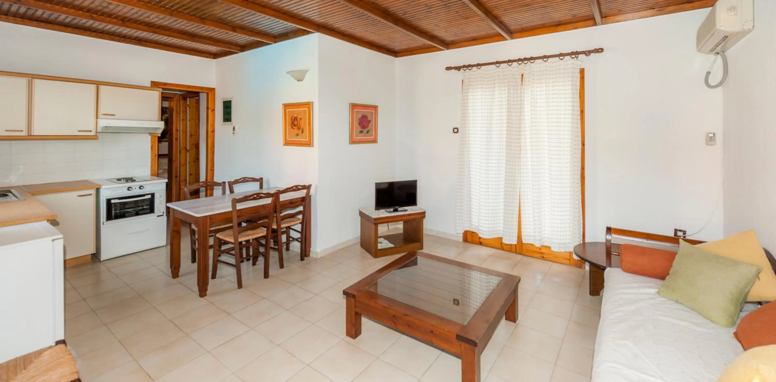 Living room in Corfu Aquamarine Hotel