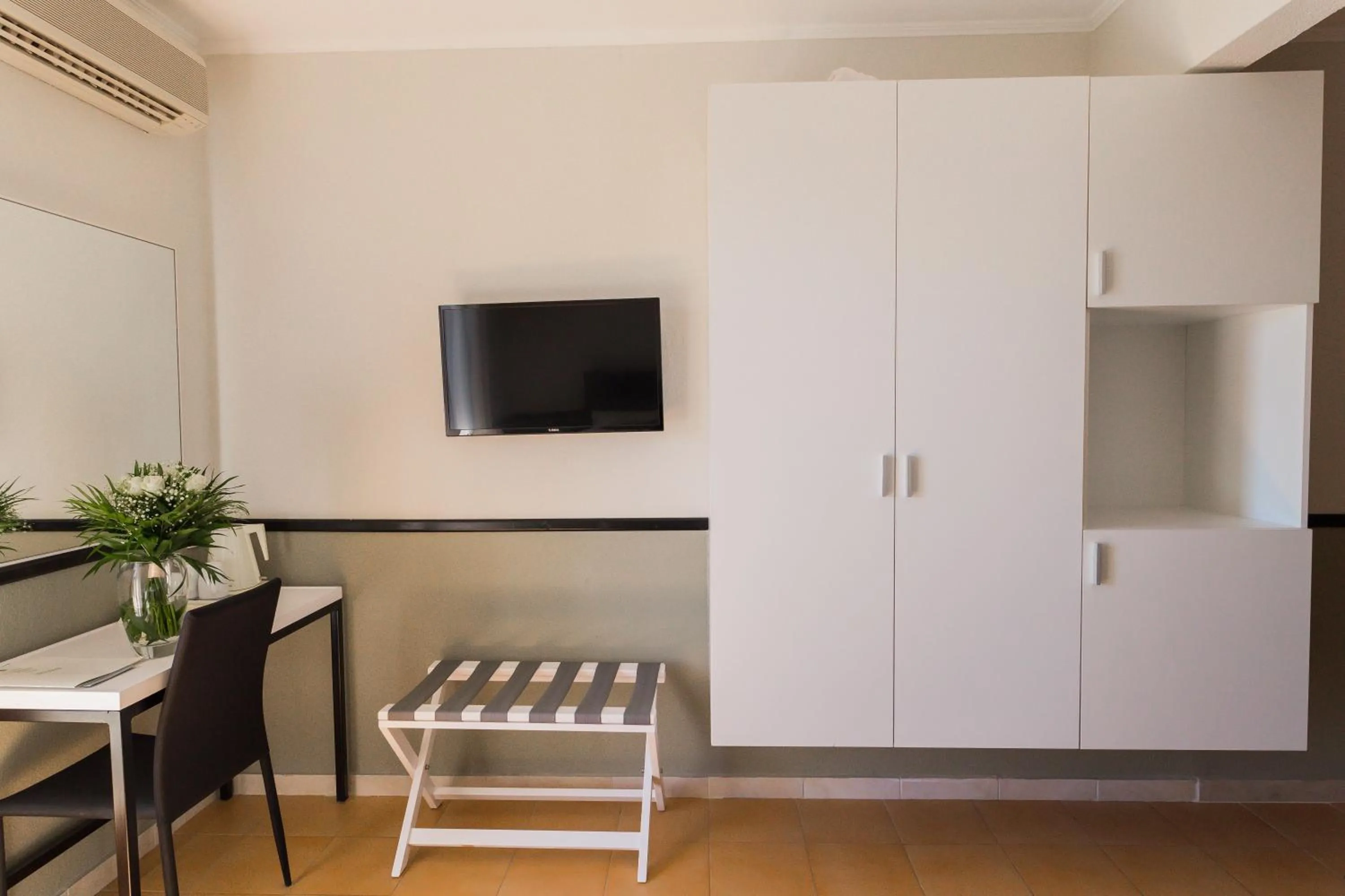 Corfu Aquamarine Hotel