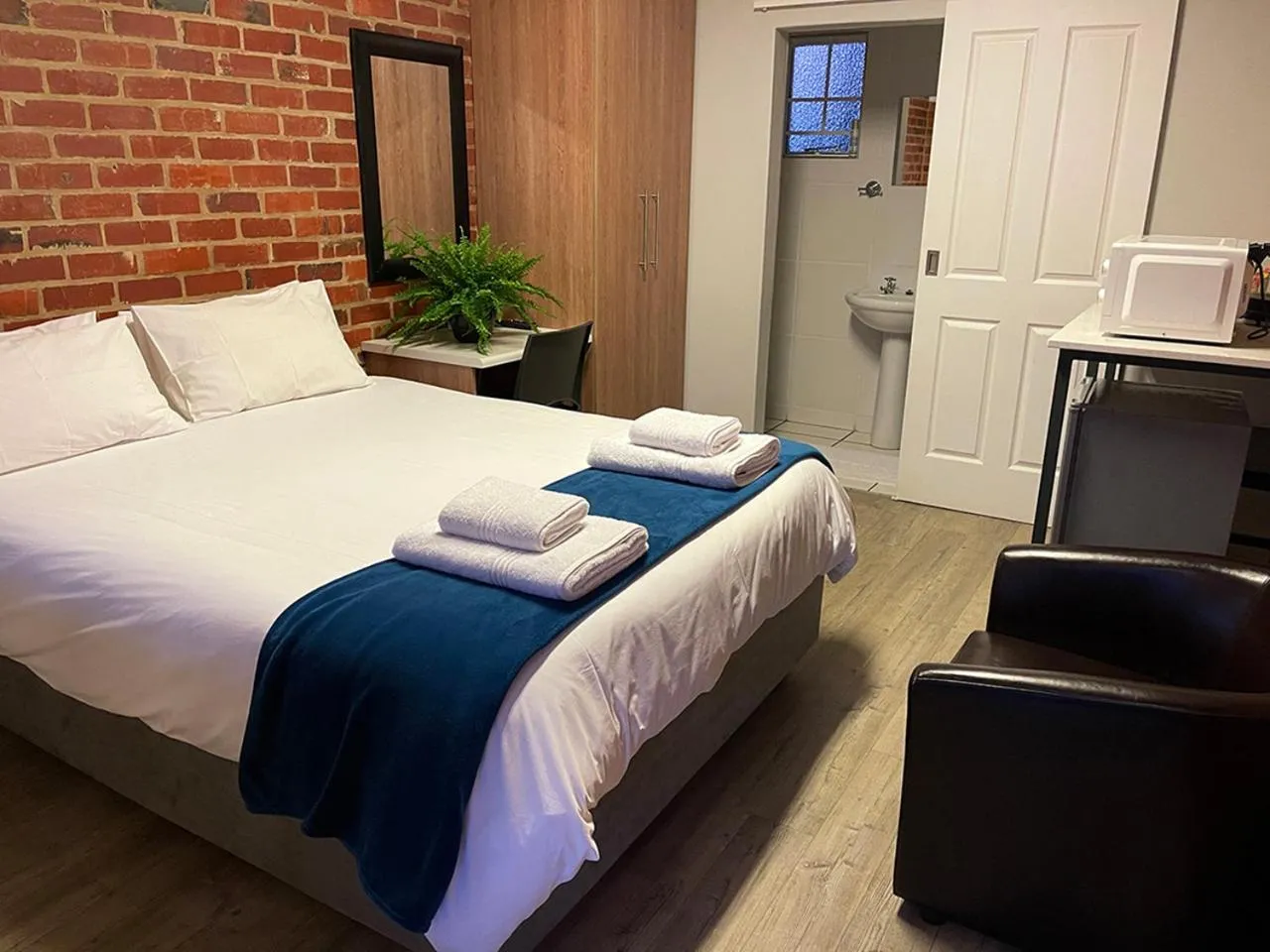 Bed in Village Lodge Harrismith