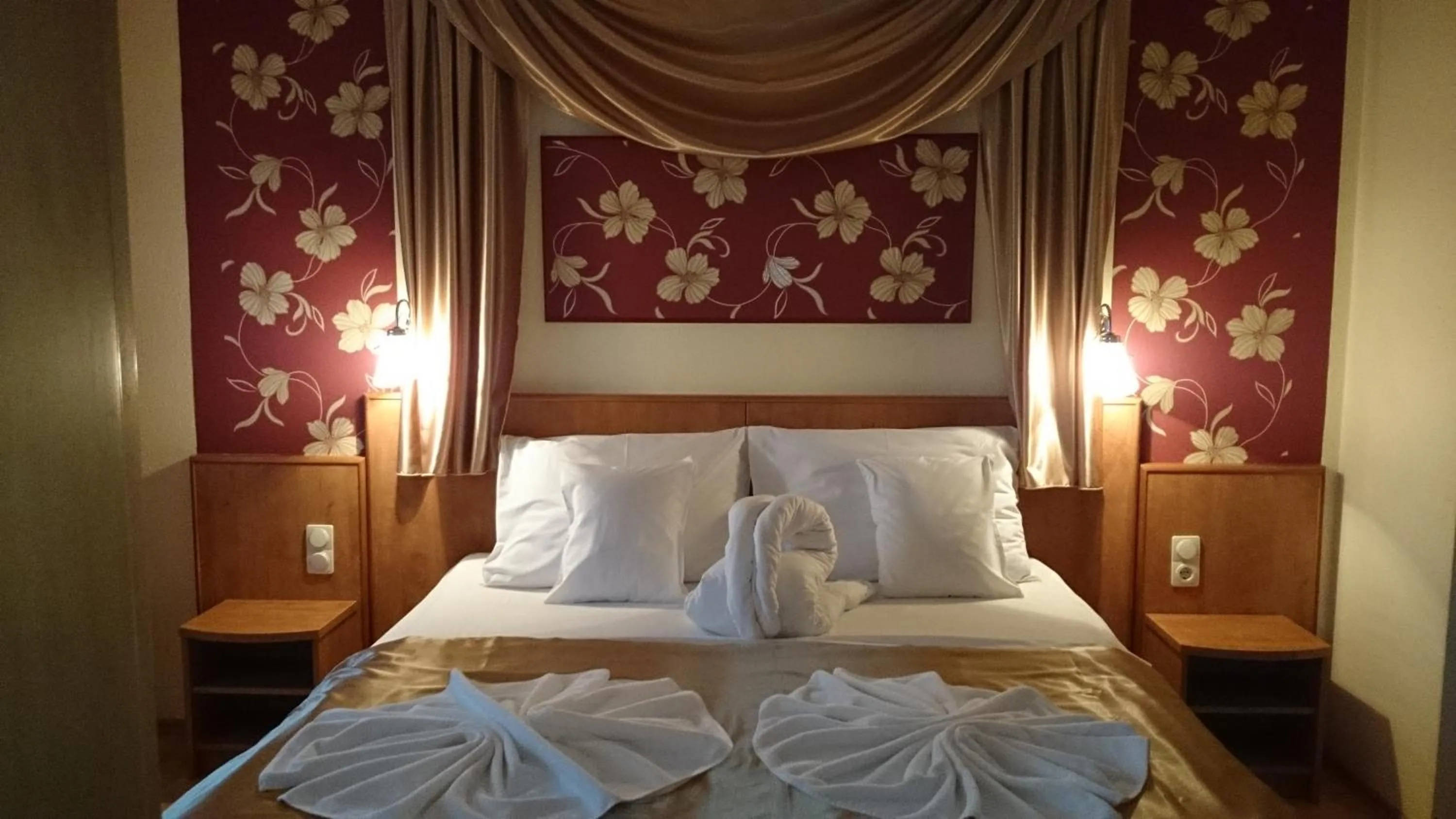 Bedroom, Bed in Aqua Therm Hotel